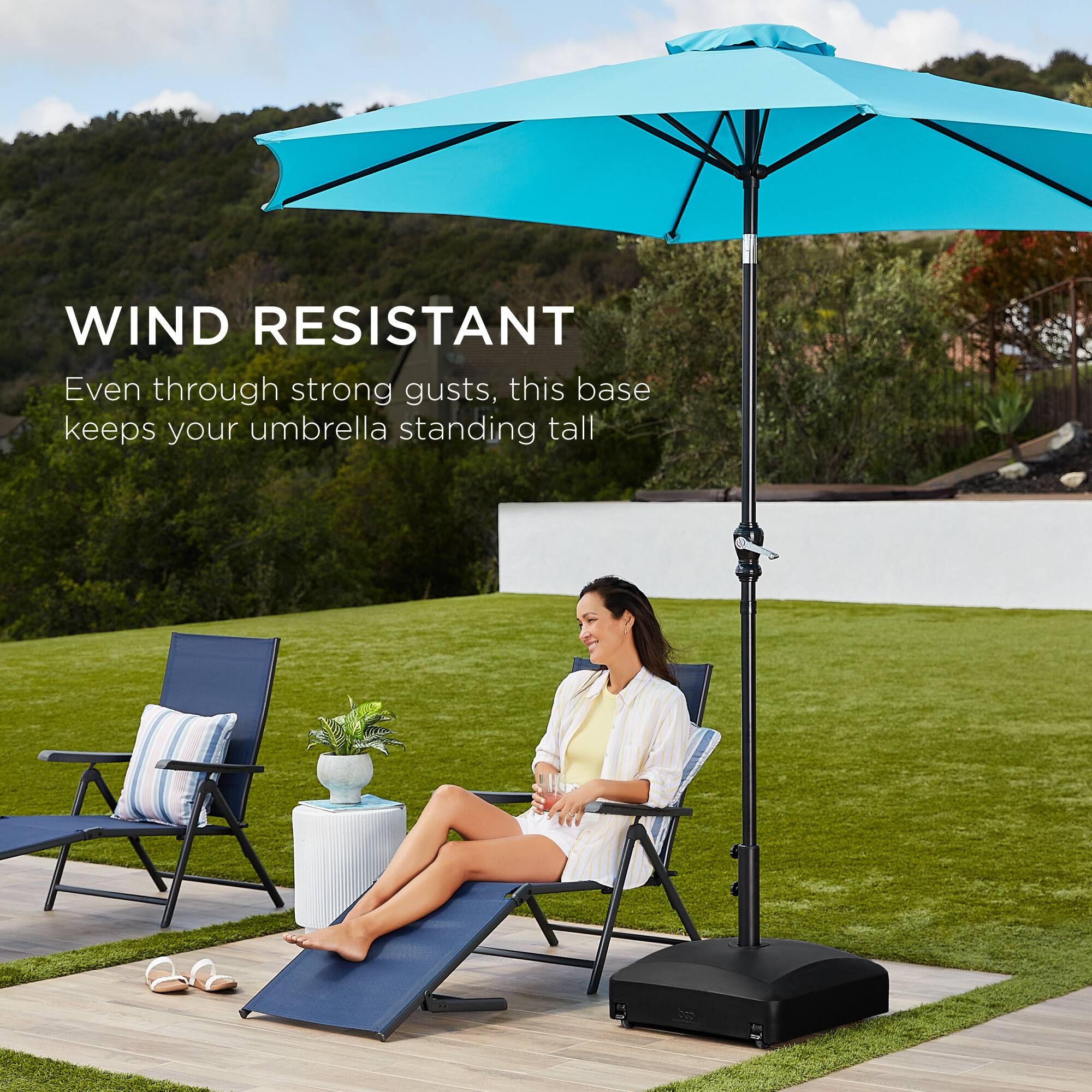 WIND RESISTANT  
Even through strong gusts, this base keeps your umbrella standing tall
