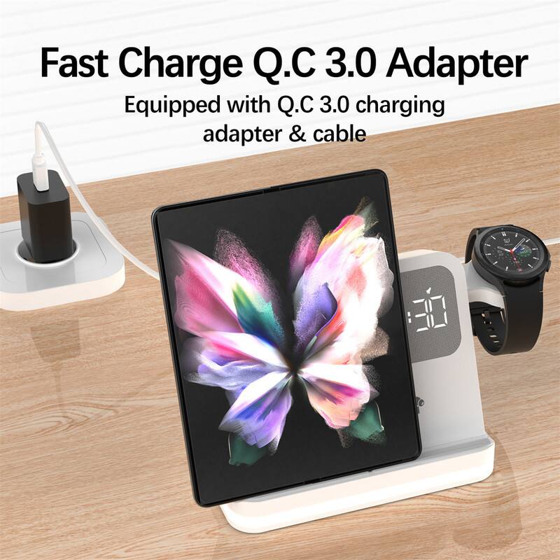 Fast Charge Q.C 3.0 Adapter  
Equipped with Q.C 3.0 charging adapter & cable