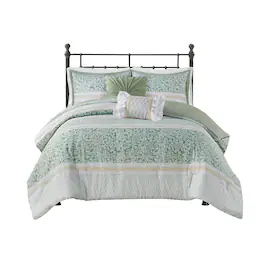 Gracie Mills - Glenn Coastal Breeze 5-Piece Seersucker Comforter Ensemble with Coordinating Throw Pillows - Green