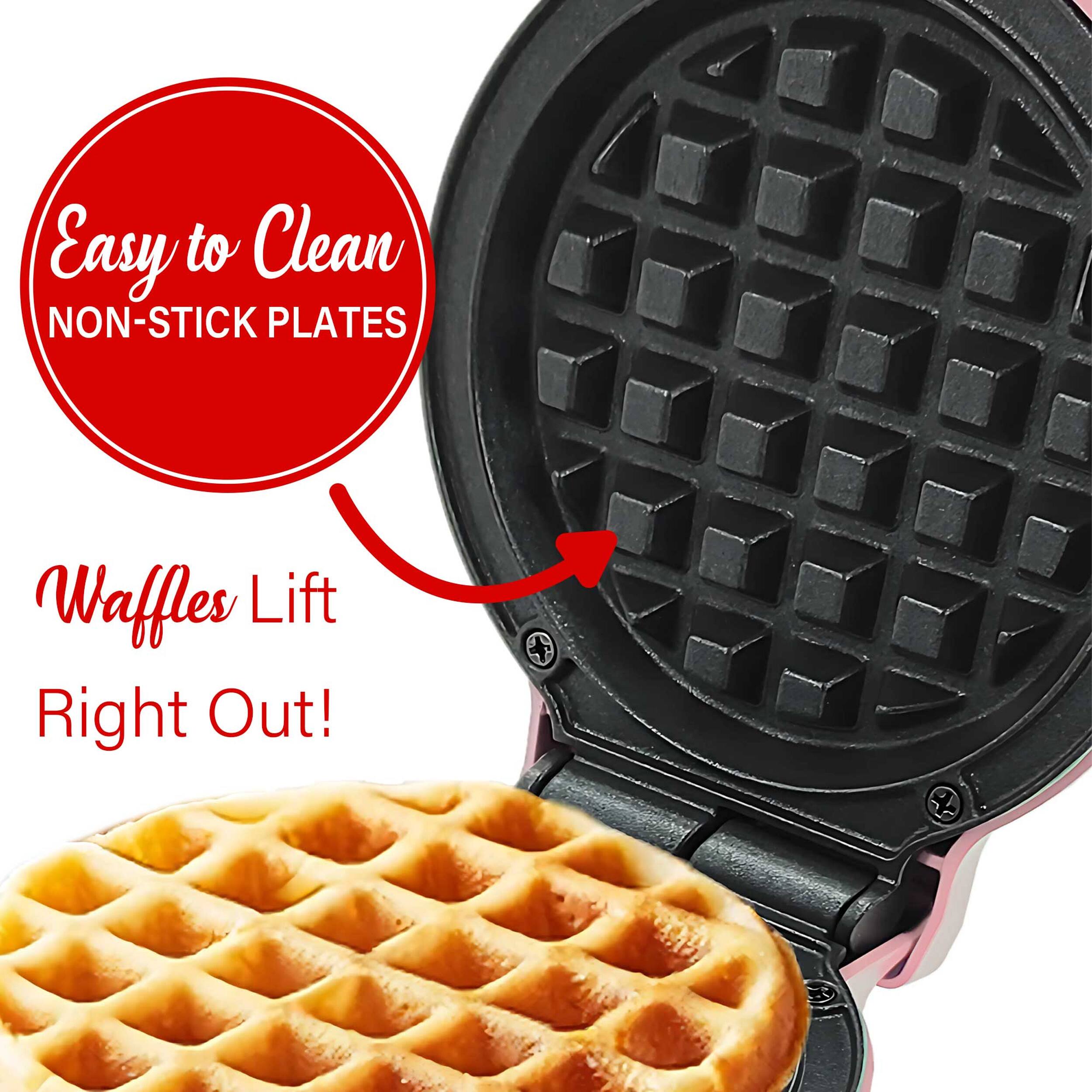 Easy to Clean NON-STICK PLATES  
Waffles Lift Right Out!