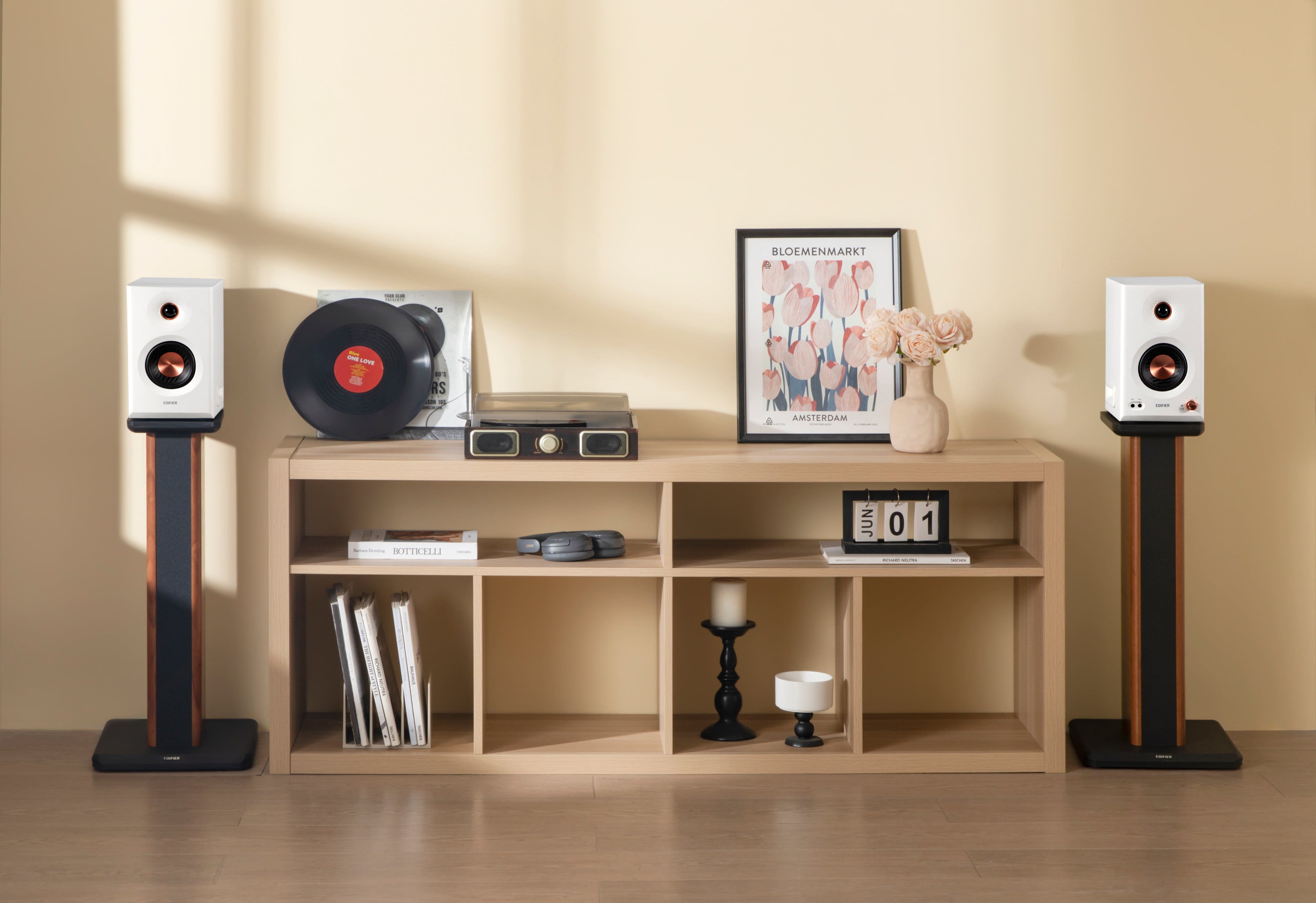 BLOEMENMARKT - I | - Lae D1 RS - | AMSTERDAM - - HOTTR3111 | JUN 0 1 | | : |