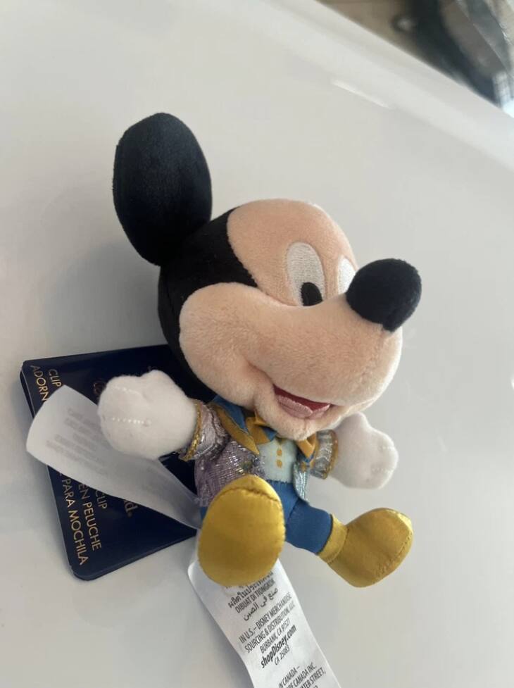 ADORN CLIP PARA EN CLIP MOCHILA PELUCHE "p   DI TIONKOK   DIBUAT DI  MERCHANDISE I  DISNEY INU.S. INU.S.-DISNEY U.S. - & CA91S21 w SOURCING shopDisney.com BURBANK 25083 CA INC CANADA A  CANADA TERSTREET, TER