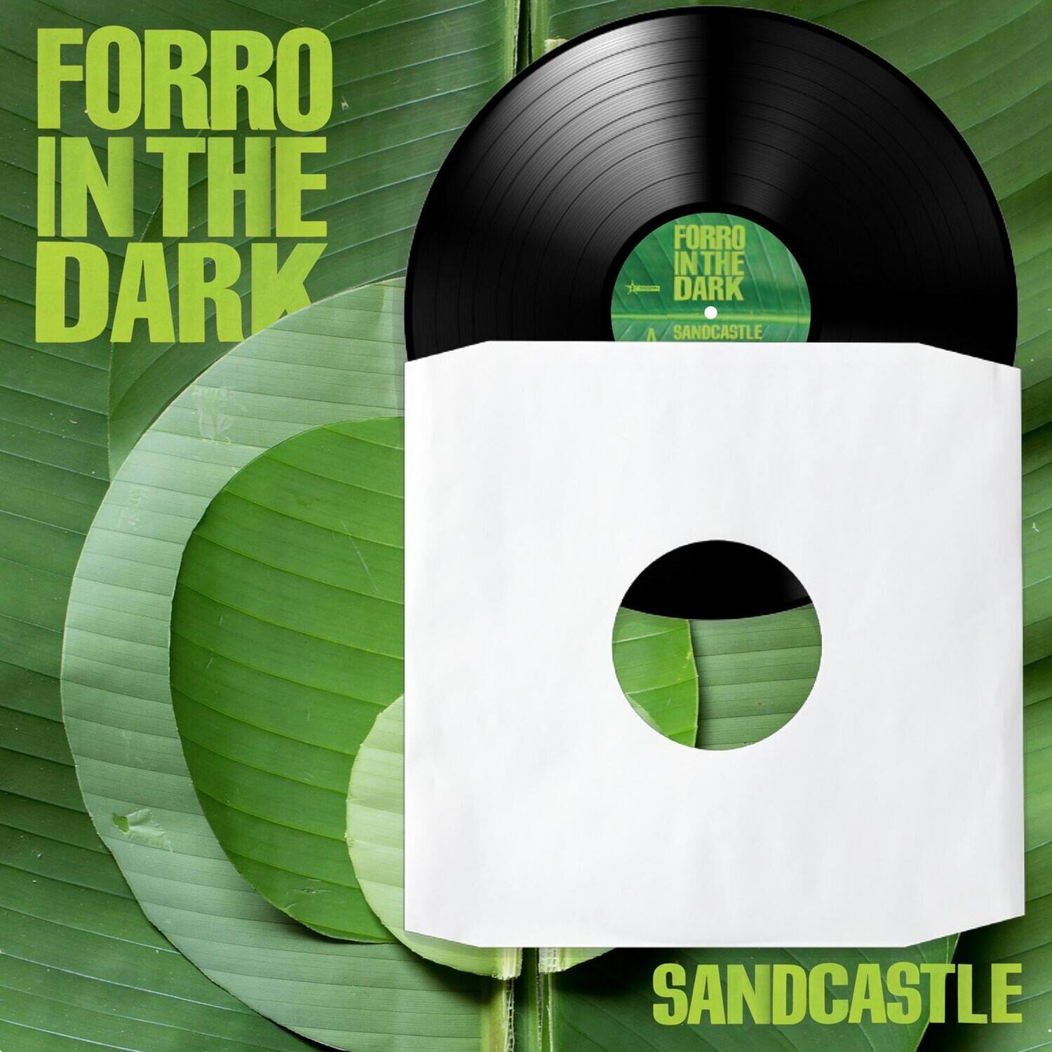 FORRO IN THE DARK  
A SANDCASTLE