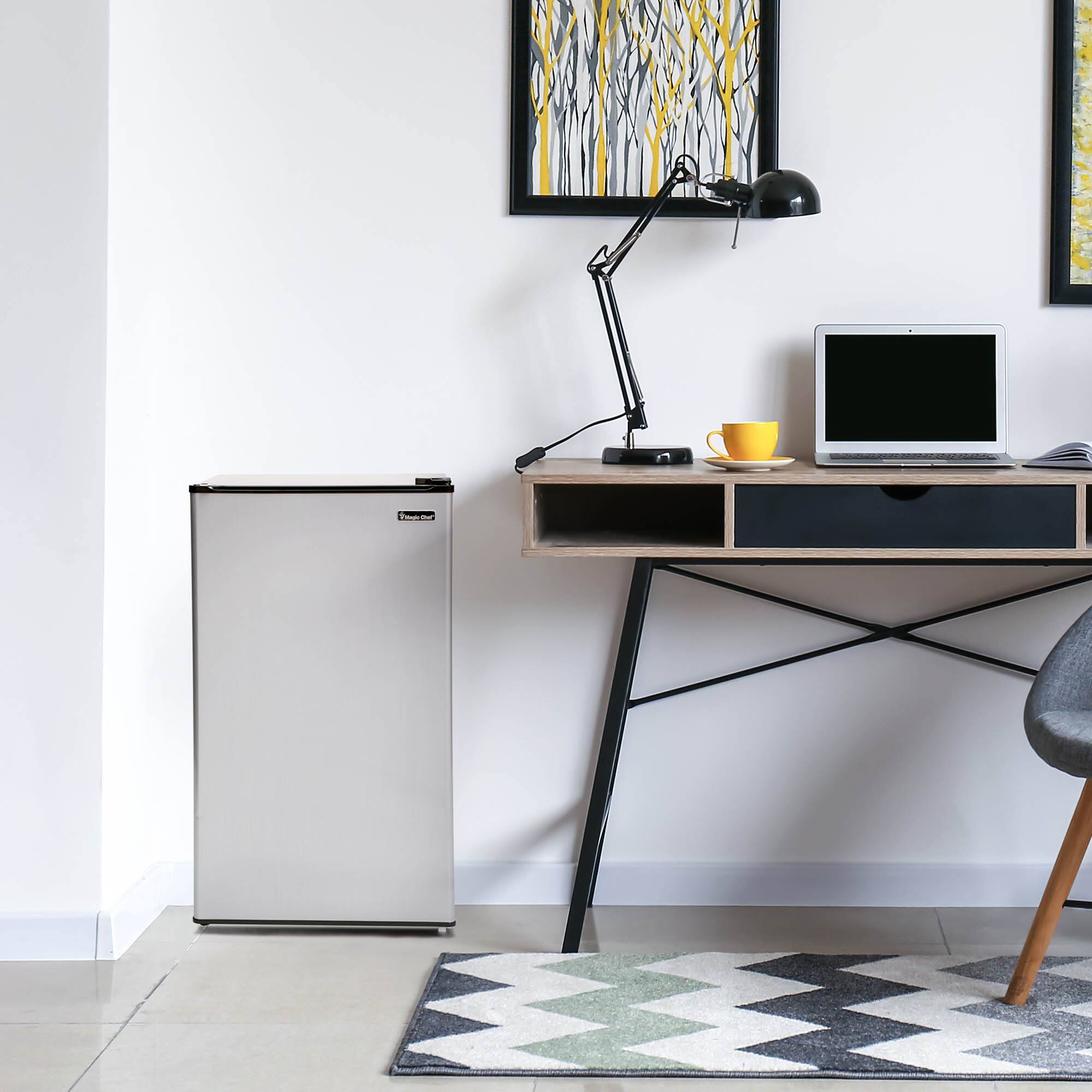 Alt View 6. Magic Chef - 3.2 Cu Ft Freezerless ENERGY STAR Mini Fridge - Silver.