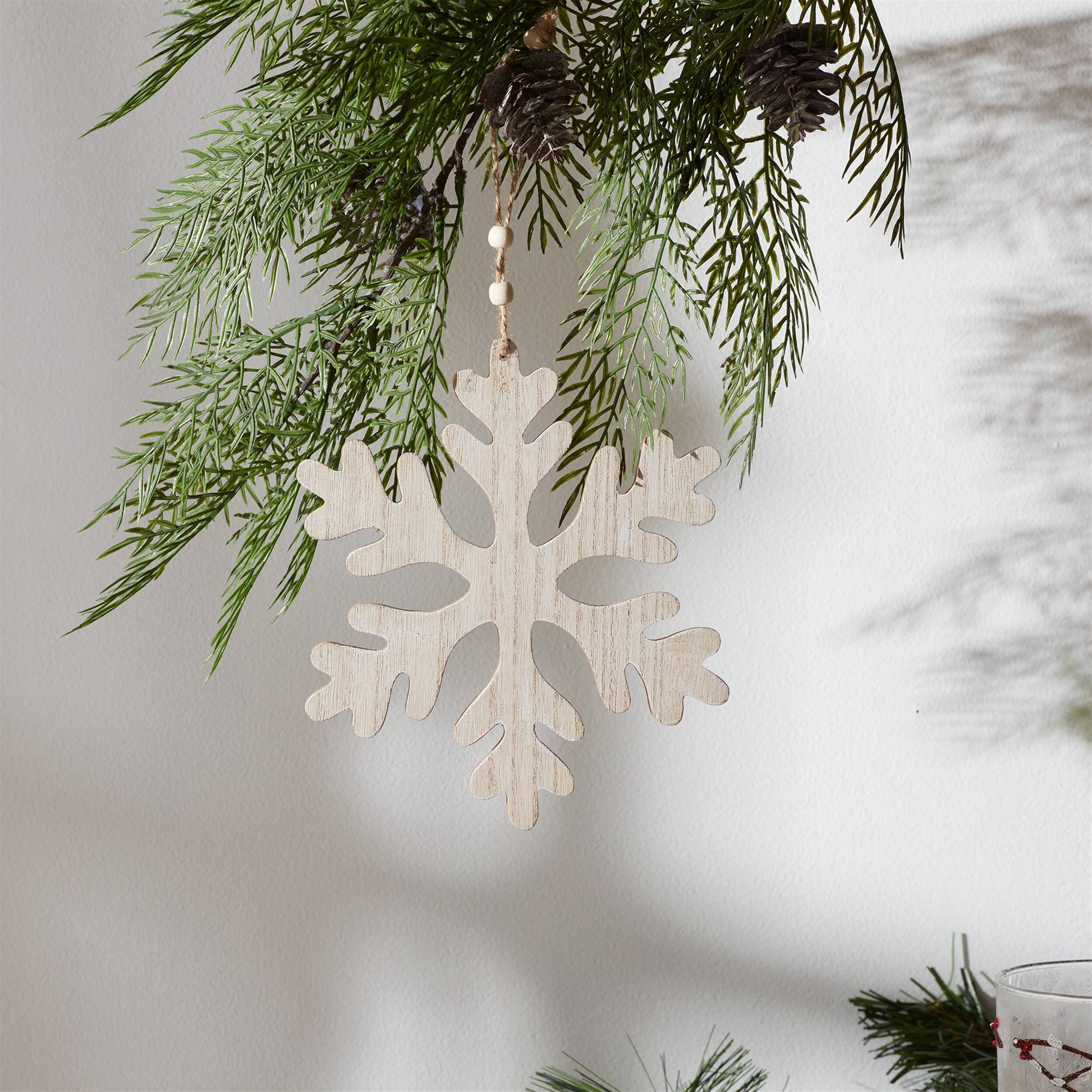 Angle. BreeBe - Traditional Wood Snowflake Ornament (Set of 12) - Brown.