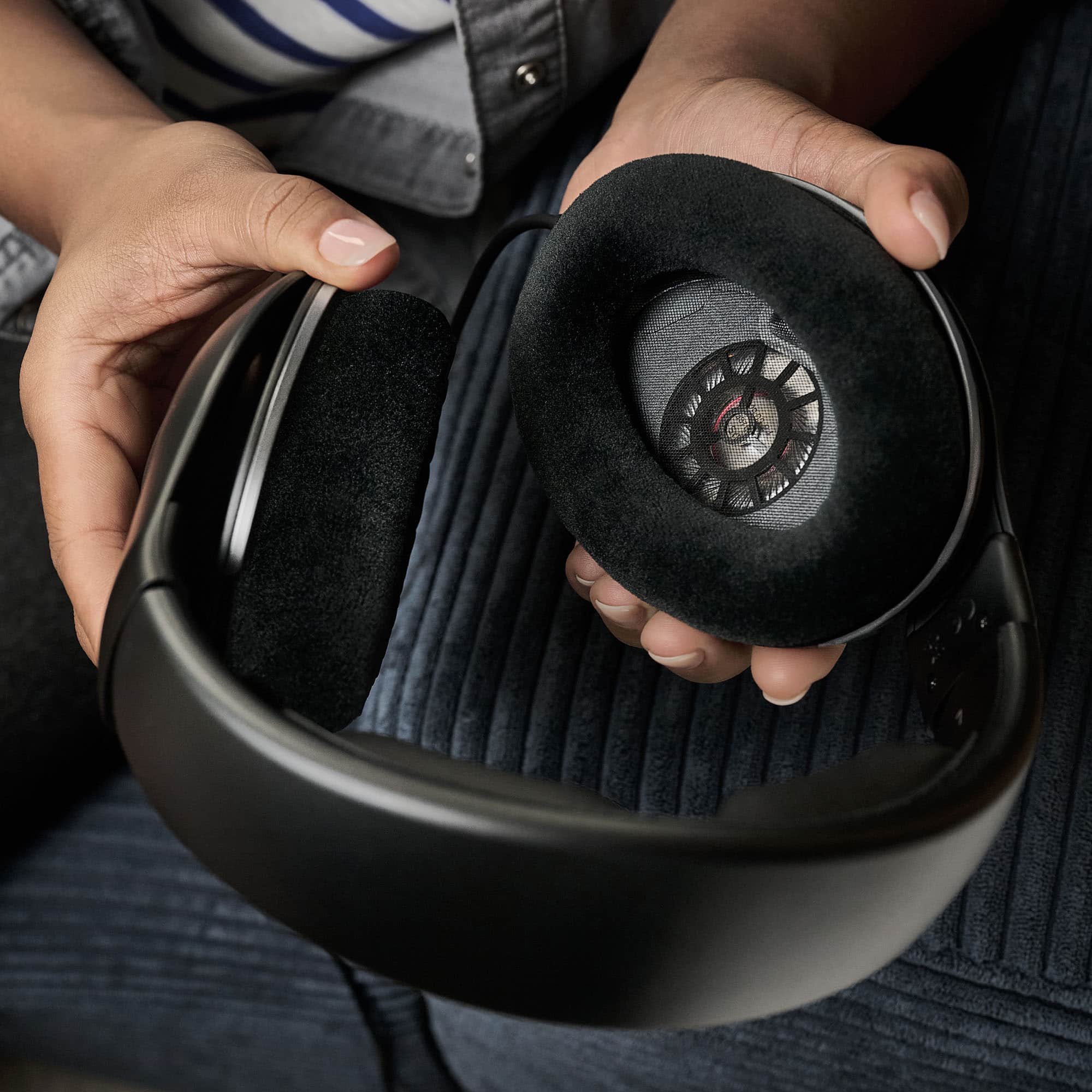 Alt View 7. Sennheiser - Sennheiser HD 550 Over-Ear Open-Back Wired Headphones - Black.