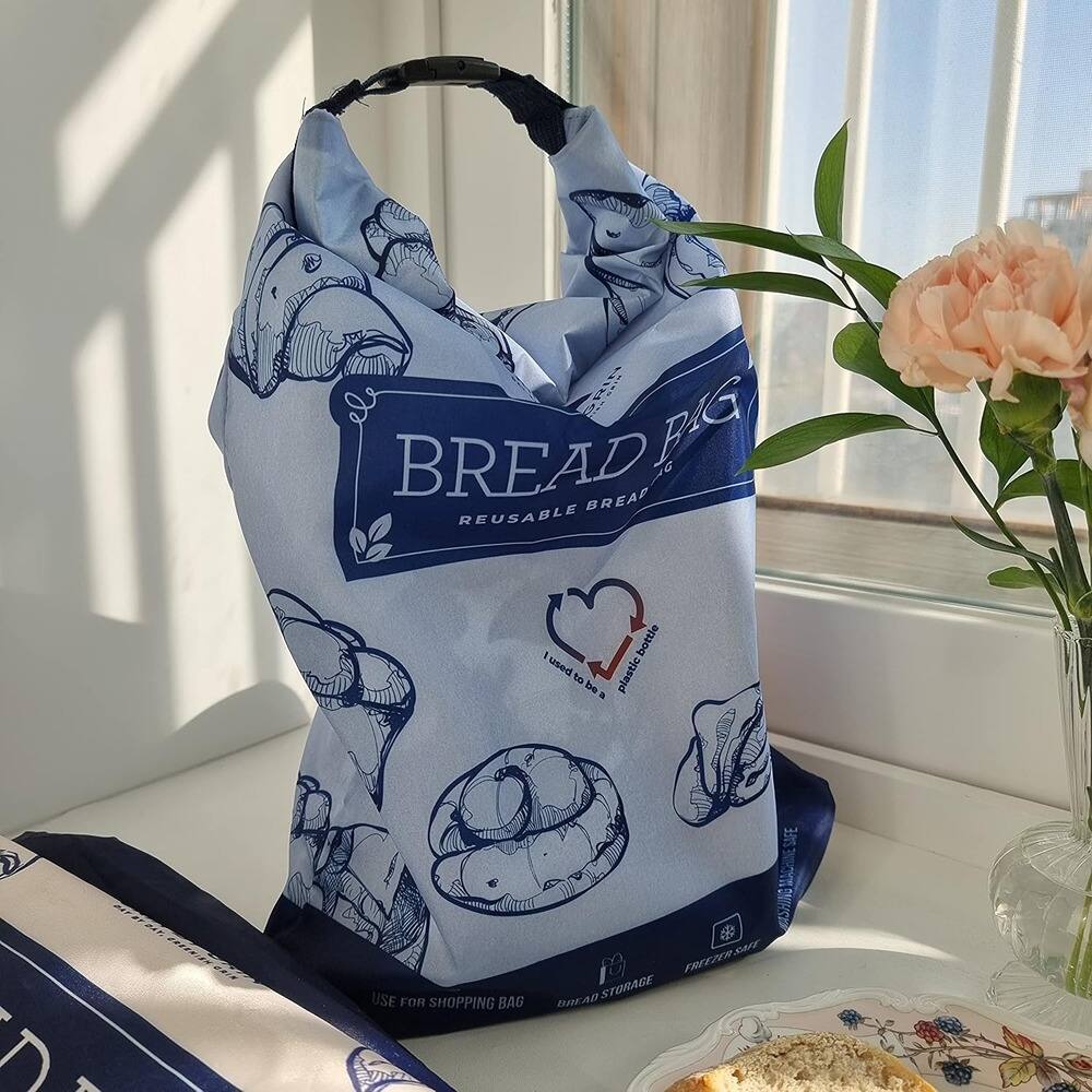 BREAD BAG  
REUSABLE BREAD BAG  

USE FOR SHOPPING BAG  
BREAD STORAGE  
FREEZER SAFE  

plastic bottle  
used to be