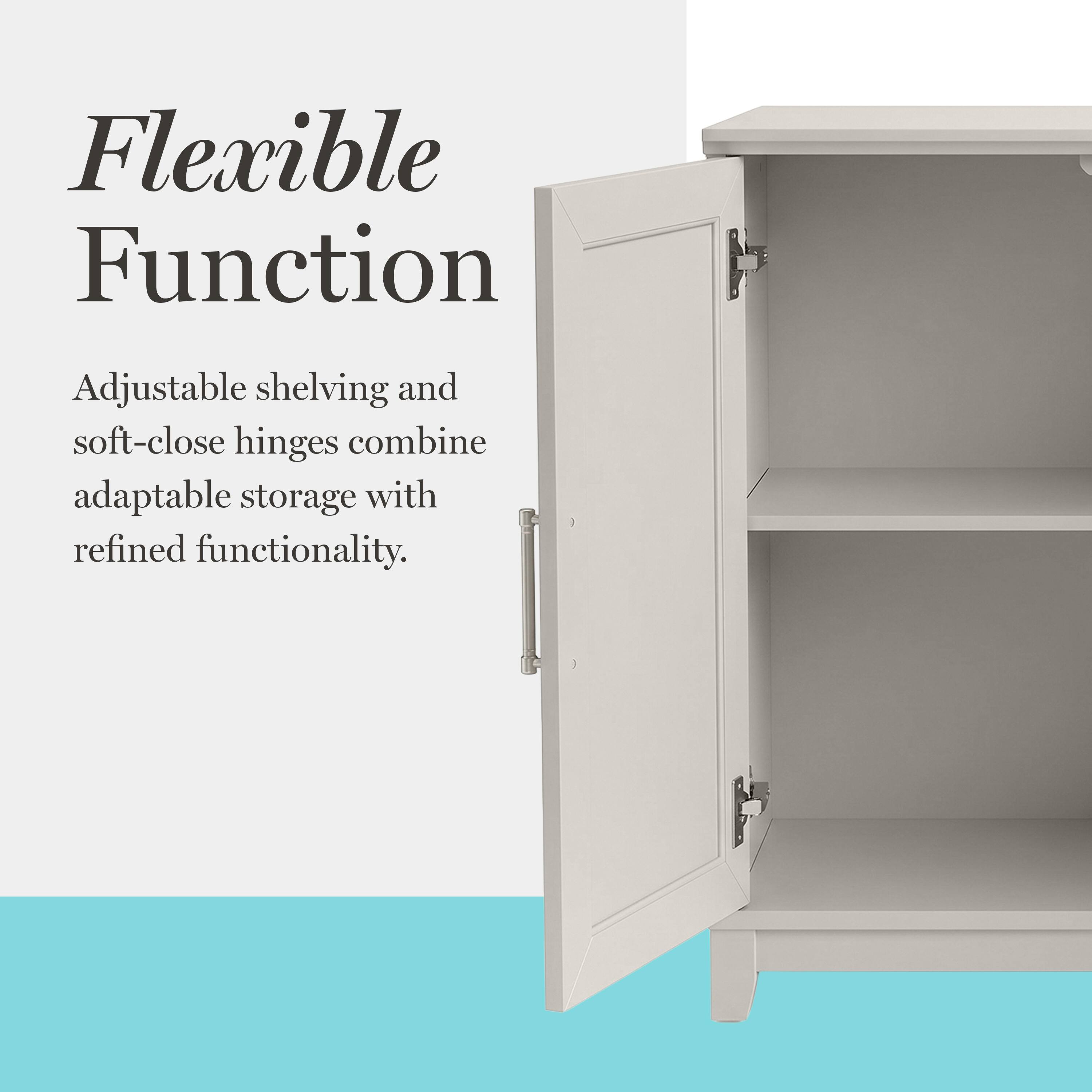 Flexible Function

Adjustable shelving and soft-close hinges combine adaptable storage with refined functionality.
