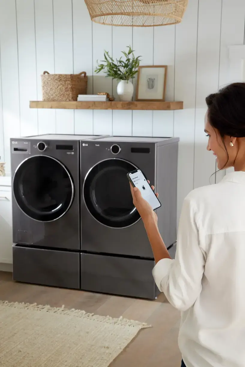 Alt View 35. LG - 7.4 Cu. Ft. Stackable Smart Gas Dryer with TurboSteam - Black Steel.