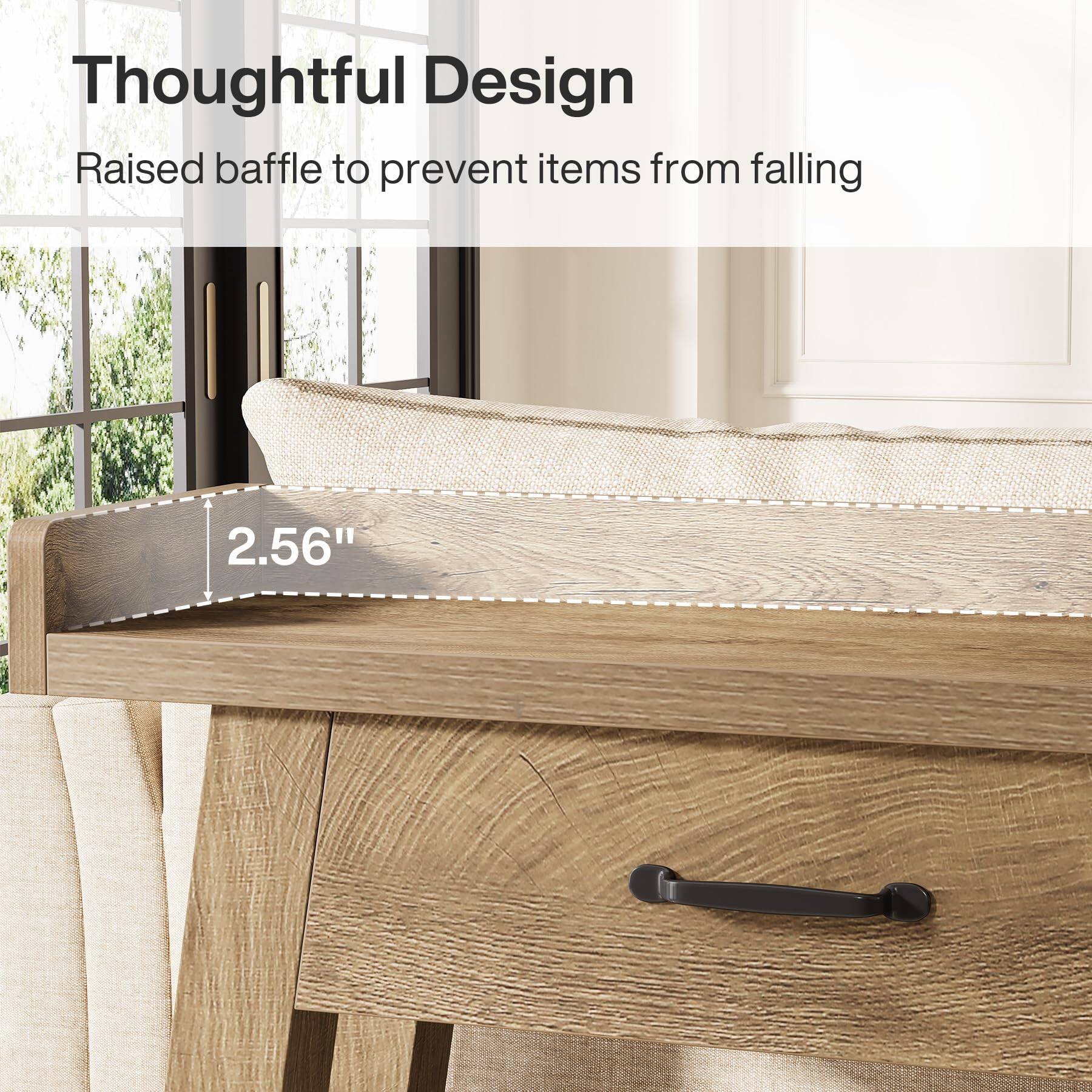 Thoughtful Design  
Raised baffle to prevent items from falling  
2.56"