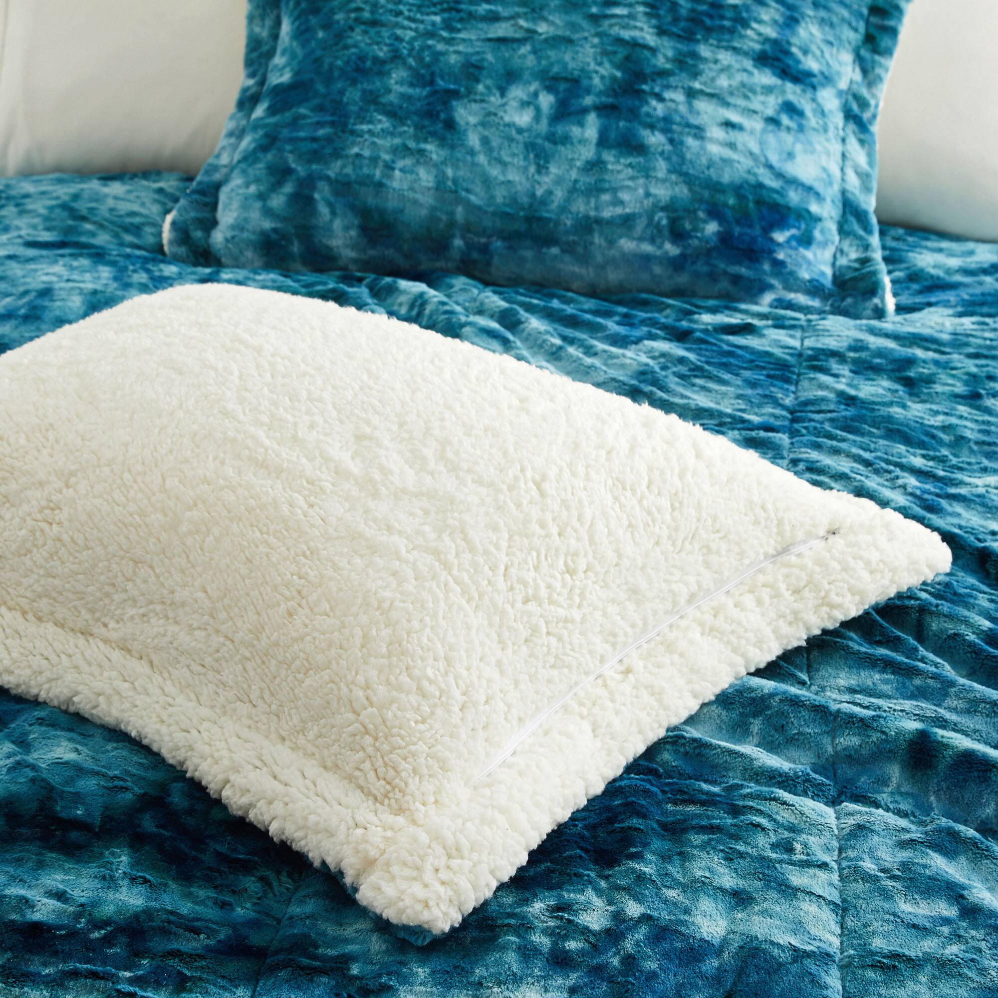 Angle. Peace Nest - Peace Nest Sherpa Fluffy Faux Fur Comforter Set Plush Reversible Bedding Set - Blue.