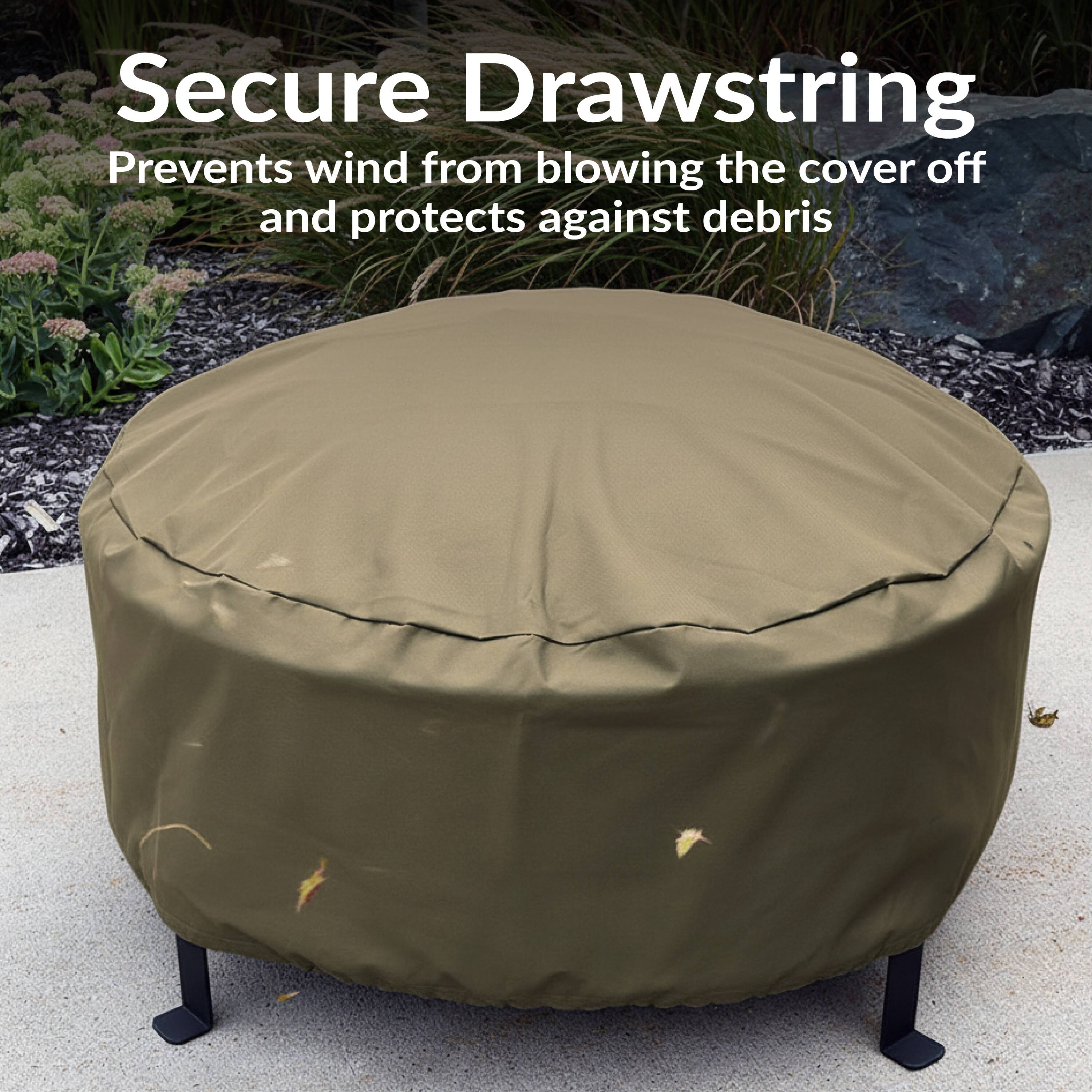 Secure Drawstring  
Prevents wind from blowing the cover off and protects against debris