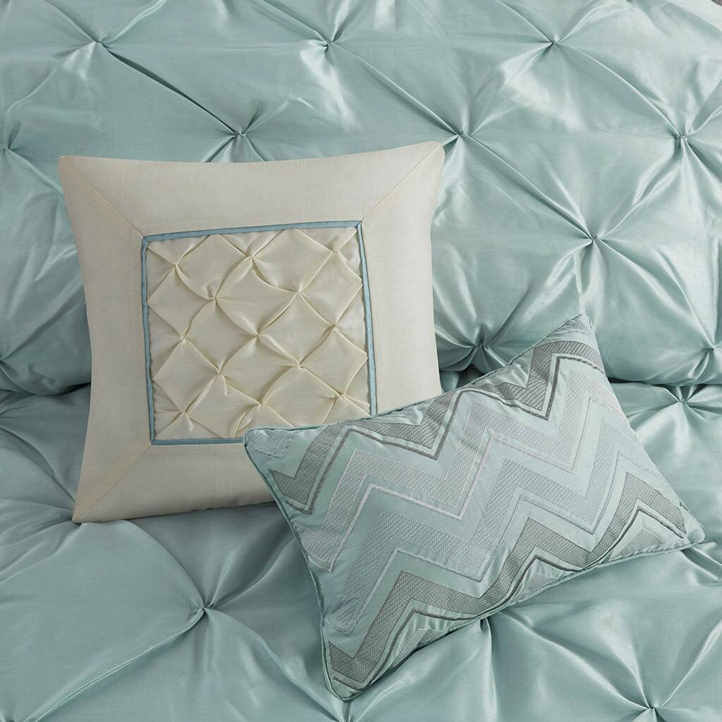 Alt View 1. Gracie Mills - Gracie Mills Shelby 7-Piece Padded Comforter Set - Seafoam.