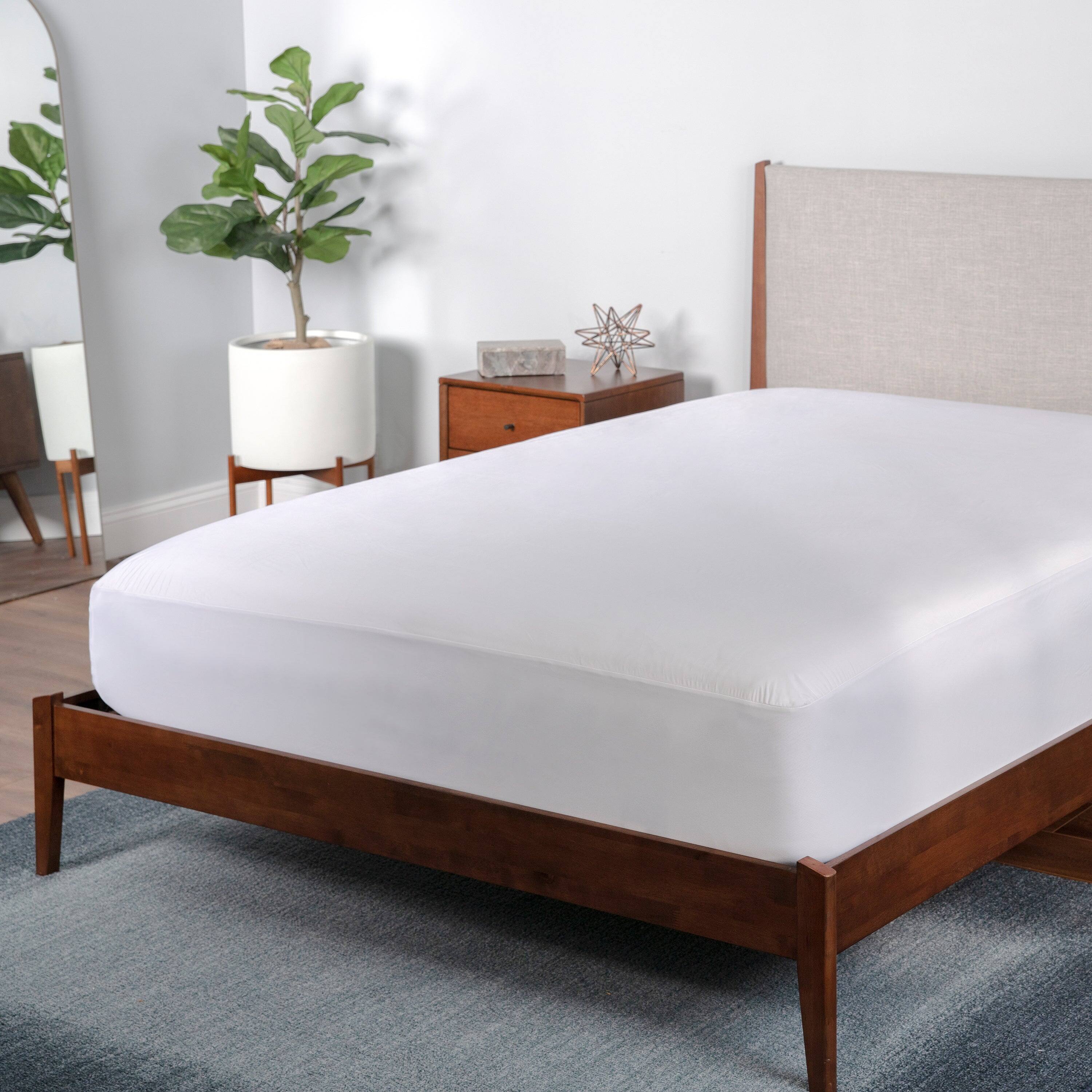 Left. Bedgear - StretchWick Performance® Mattress Protector - White, Twin - White.