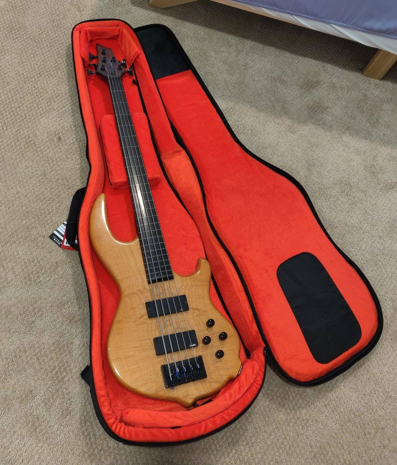 Alt View 2. Gator - Transit Series Bass Guitar Gig Bag with Rigid Internal Frame and Weather-Resistant Exterior - Light Grey.