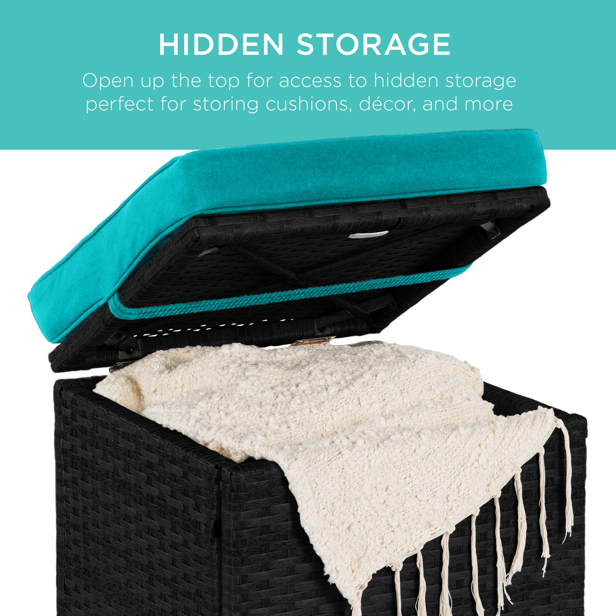 HIDDEN STORAGE  
Open up the top for access to hidden storage  
perfect for storing cushions, décor, and more