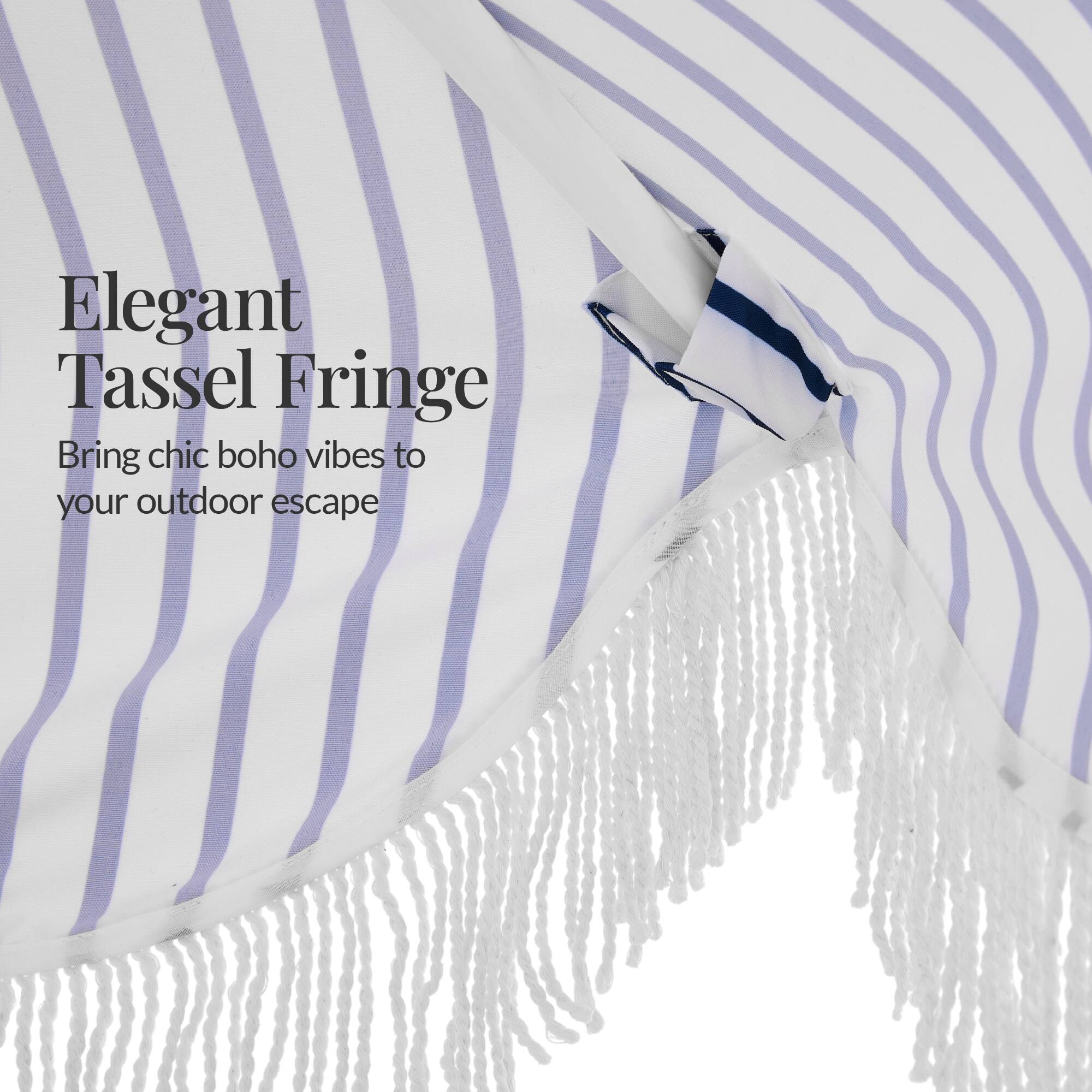 Elegant Tassel Fringe  
Bring chic boho vibes to your outdoor escape