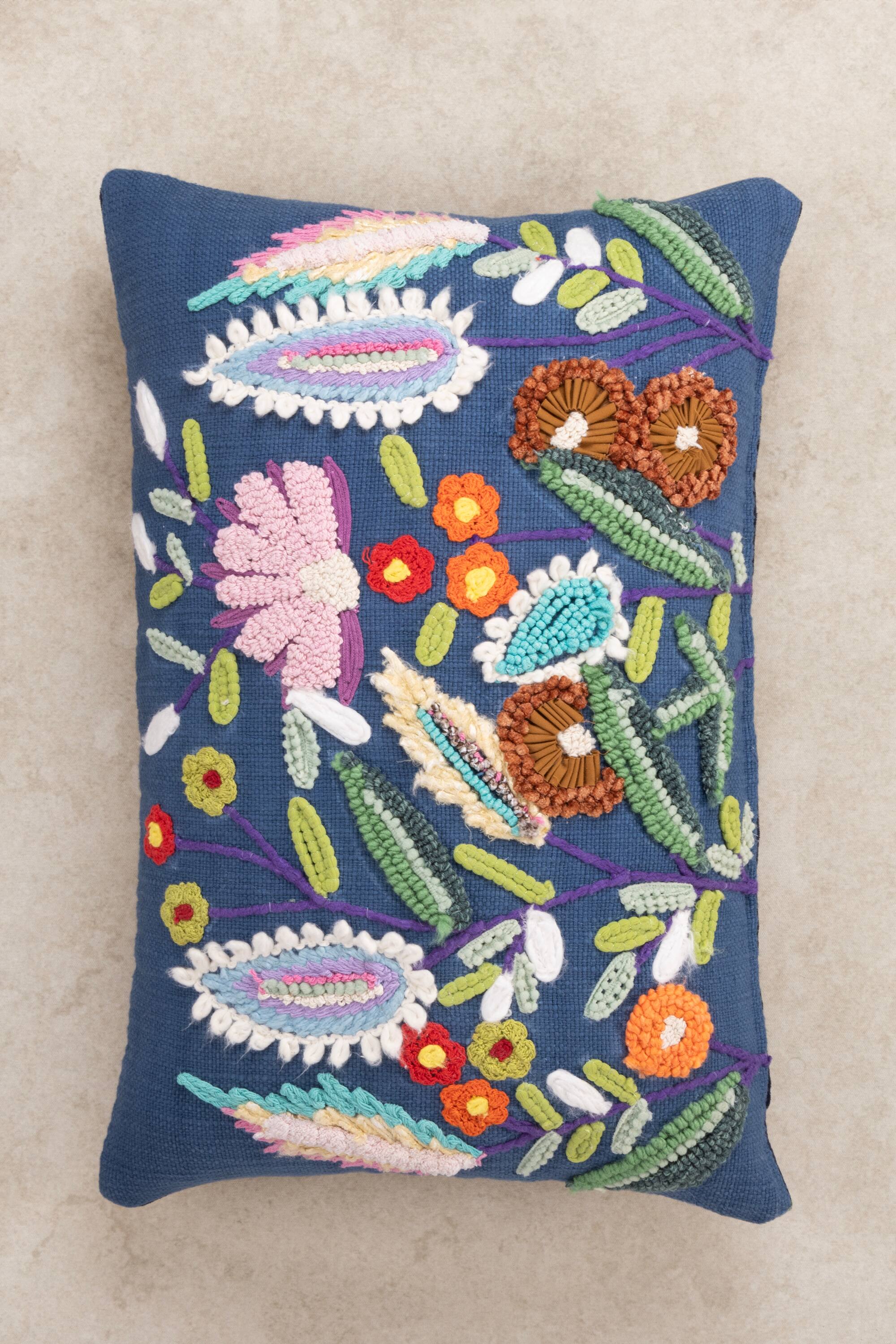Angle. GAURI KOHLI - Geneva Pillow - Multicolored.