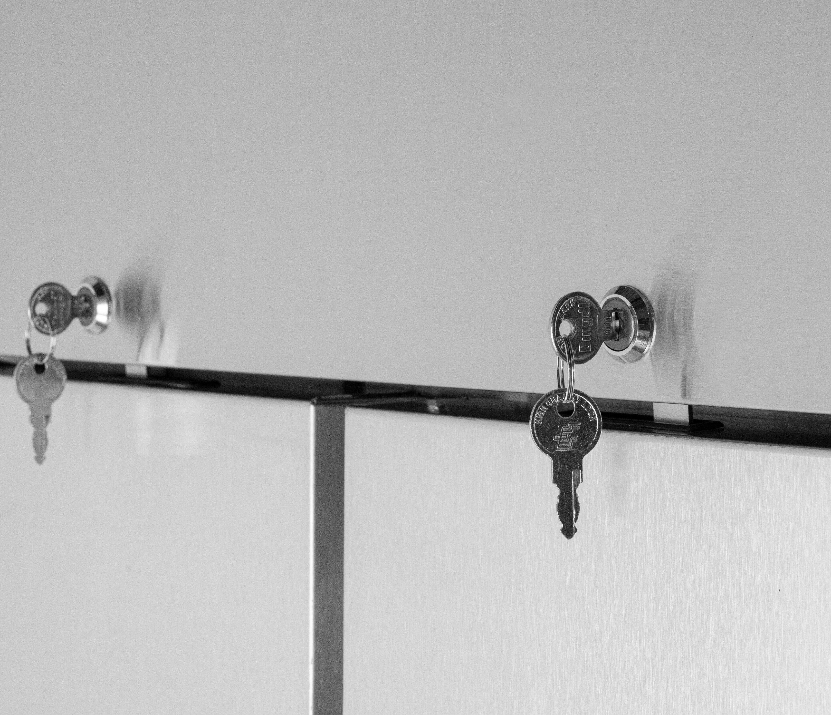 EAUR  
Dictgrafh  
HARGNE  
M528  
W0R