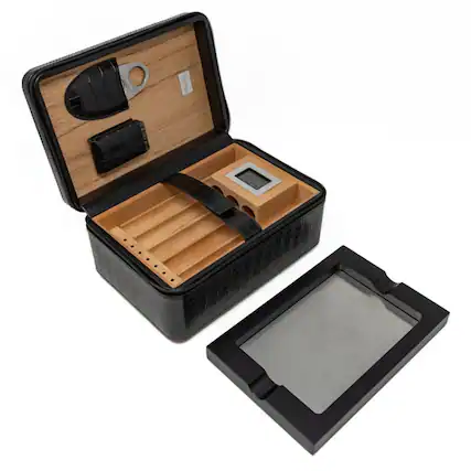 Front. Prestige - Manhattan XL Travel Humidor (Black) - Black Crocodile Motif Leather.