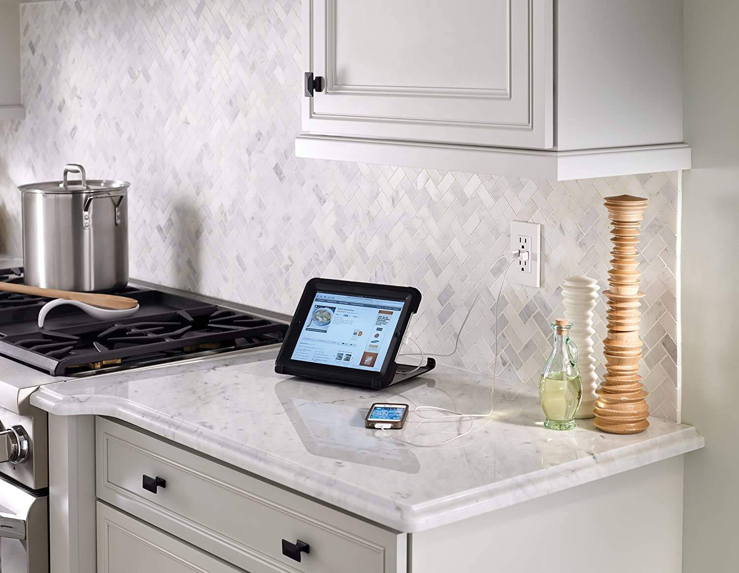 Angle. Leviton - Type-A USB In-Wall Charger with 15A Tamper-Resistant Outlet, T5632-W - White.