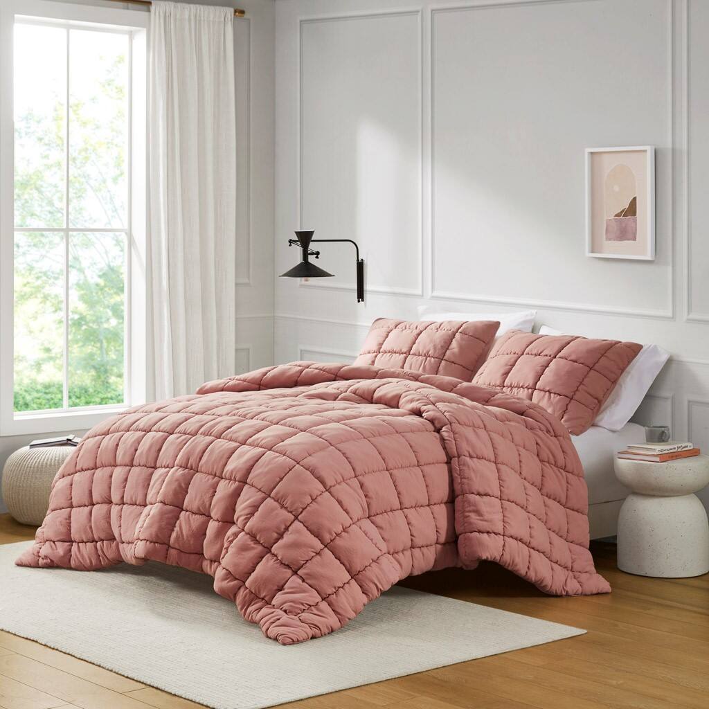 Alt View 3. Gracie Mills - Gracie Mills 3-PC Wonderland Comforter Mini Set - Rose.