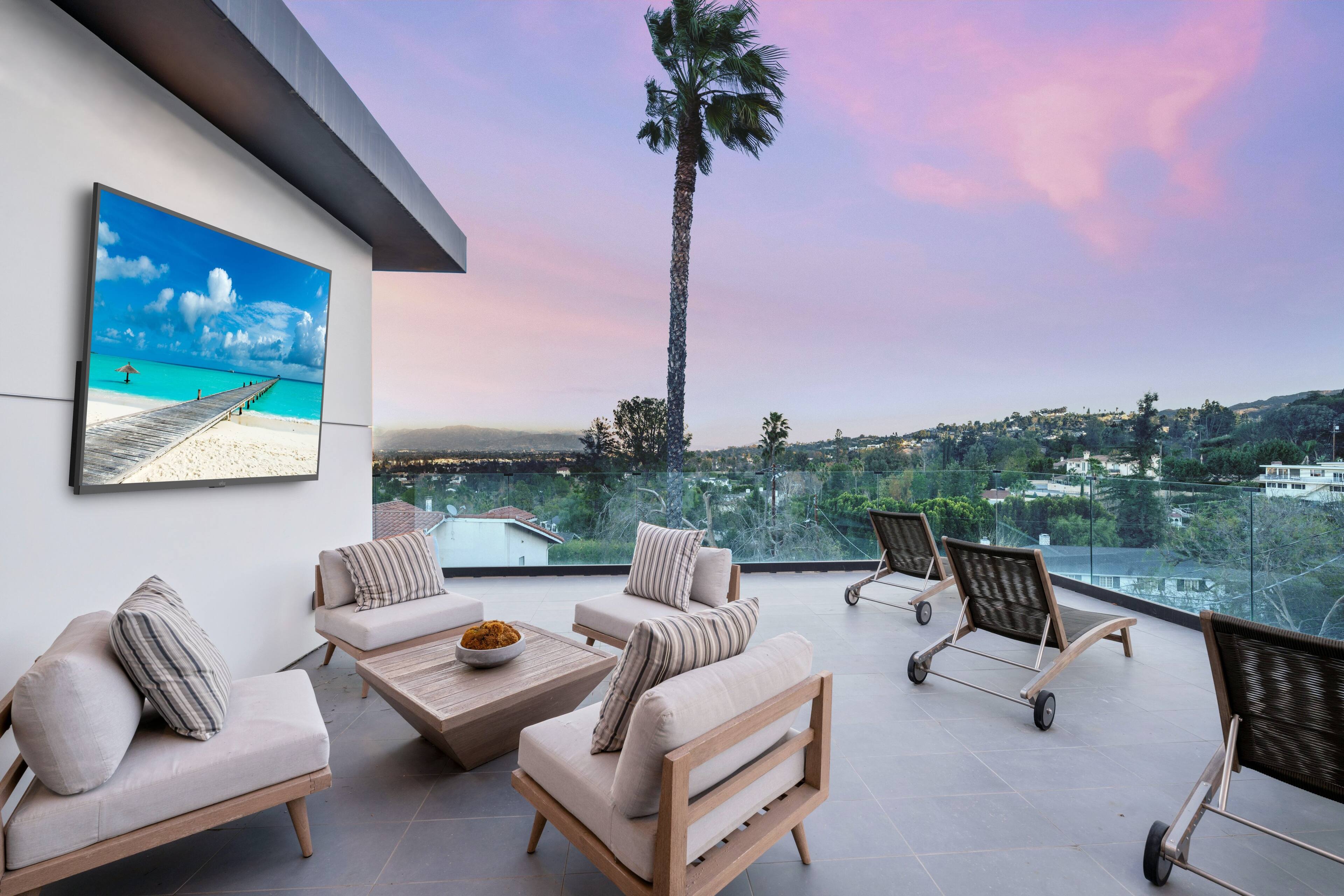 Alt View 5. Neptune - 75" Neptune Partial Sun 1000 Nits 4K Outdoor Smart TV (2026).