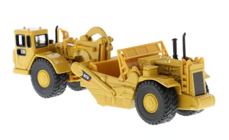 Alt View 2. Diecast Masters - CAT Caterpillar 627G Wheeled Scraper Tractor with Operator "High Line" Series 1/87 (HO) Scale by Diecast Masters.