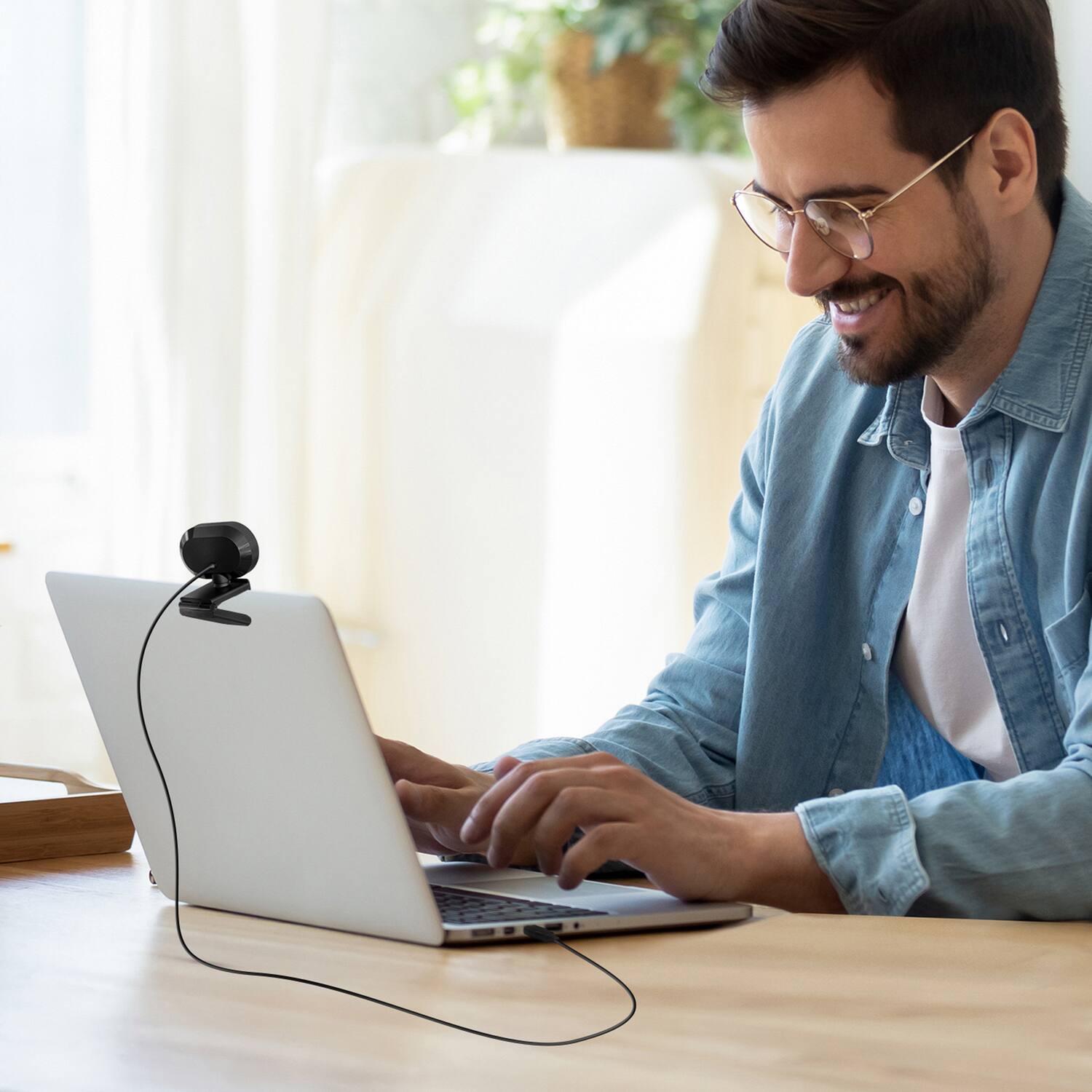 Back. Z-Edge - ZW560S QHD 2K Stream Auto Focus Webcam for PC/Desktop/Laptop, Built-in Stereo Sound & Noise Reduction Mic.