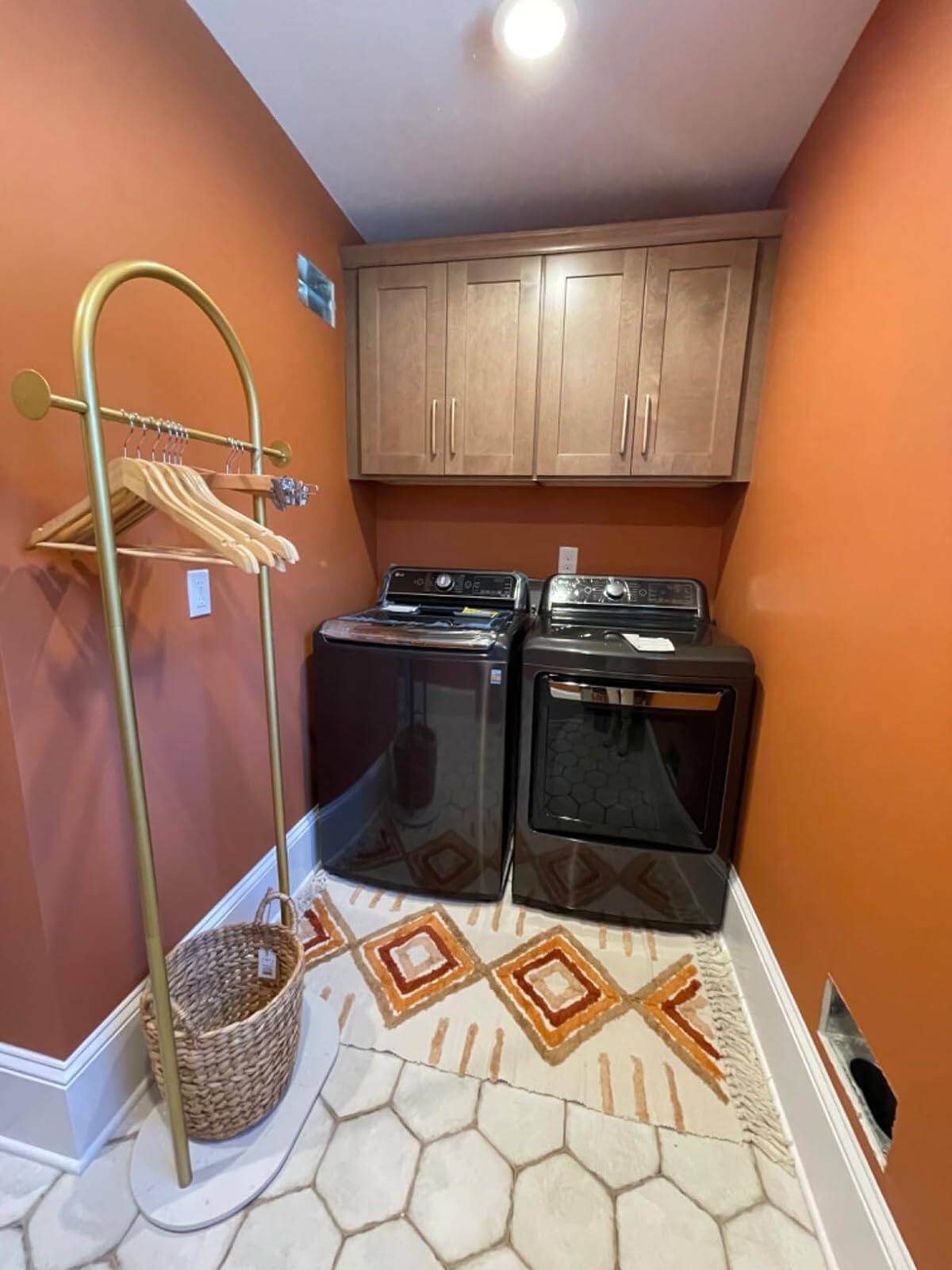 Back. HM 1810 - Coat Rack Modern Garment With Marble Base Heavy-duty Clothing Racks Freestanding Can Hang Clothes Hat Scarf... - 31.5".