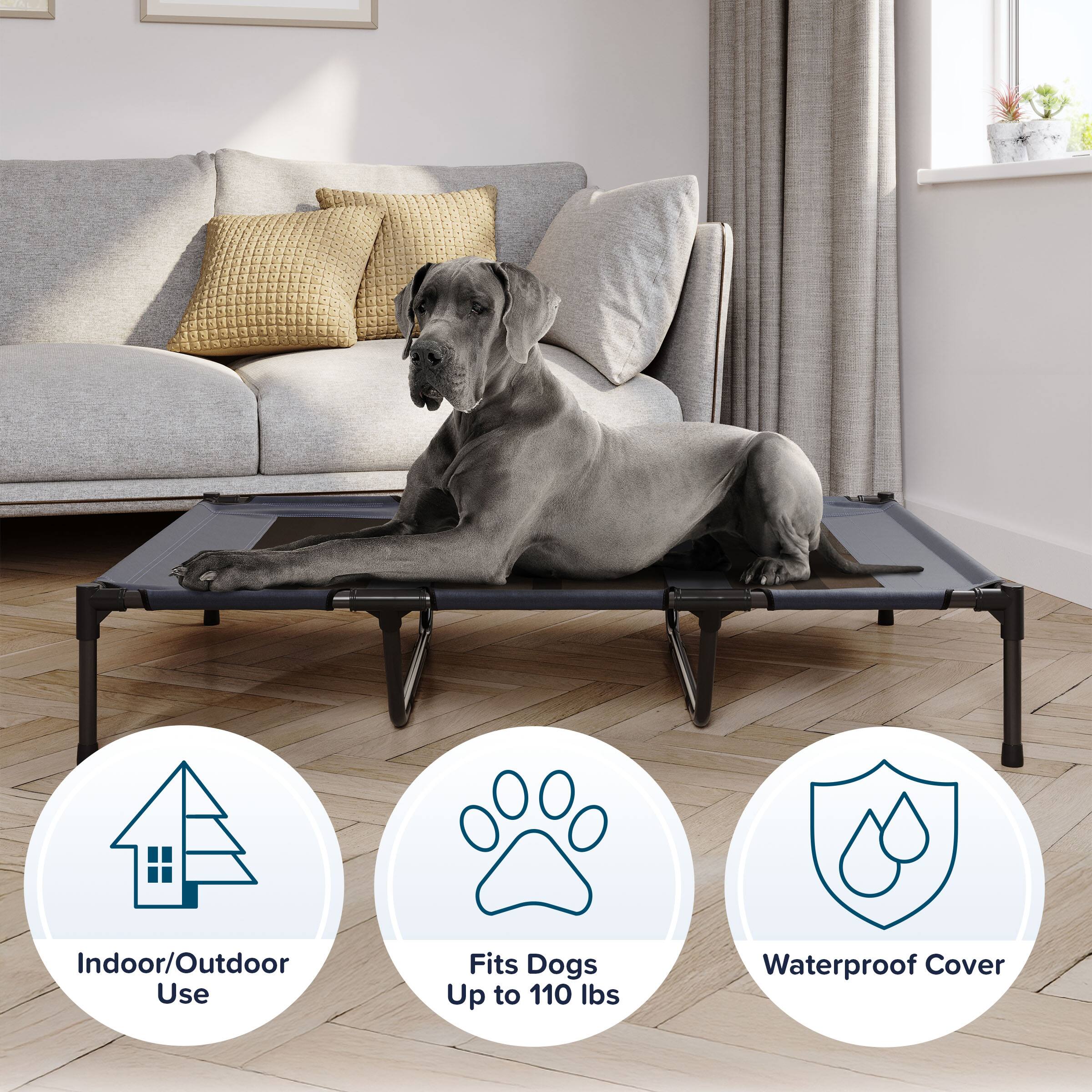 Indoor/Outdoor Use  
Fits Dogs Up to 110 lbs  
Waterproof Cover