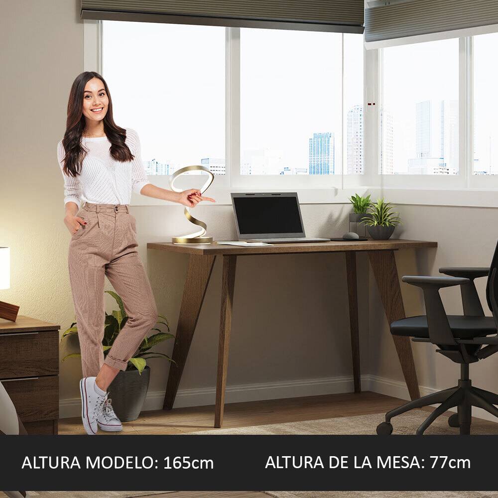 ALTURA MODELO: 165cm  
ALTURA DE LA MESA: 77cm