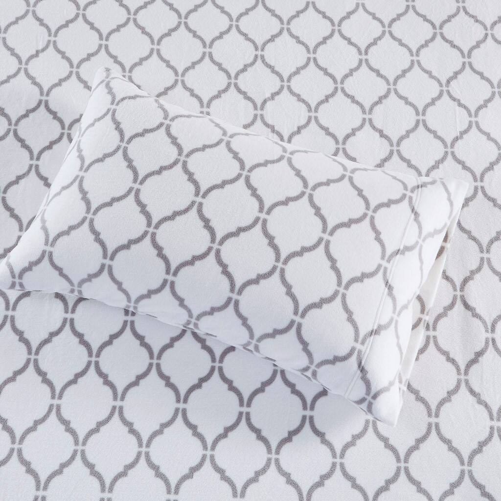 Alt View 2. Gracie Mills - Gracie Mills Lenora Microfleece Cozy Sheet Set - Grey Geo.