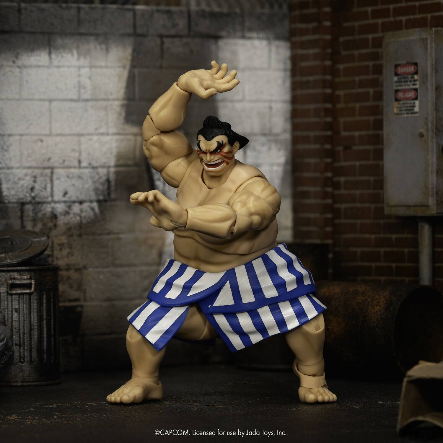 @CAPCOM. Licensed for use by Jada Toys, Inc.