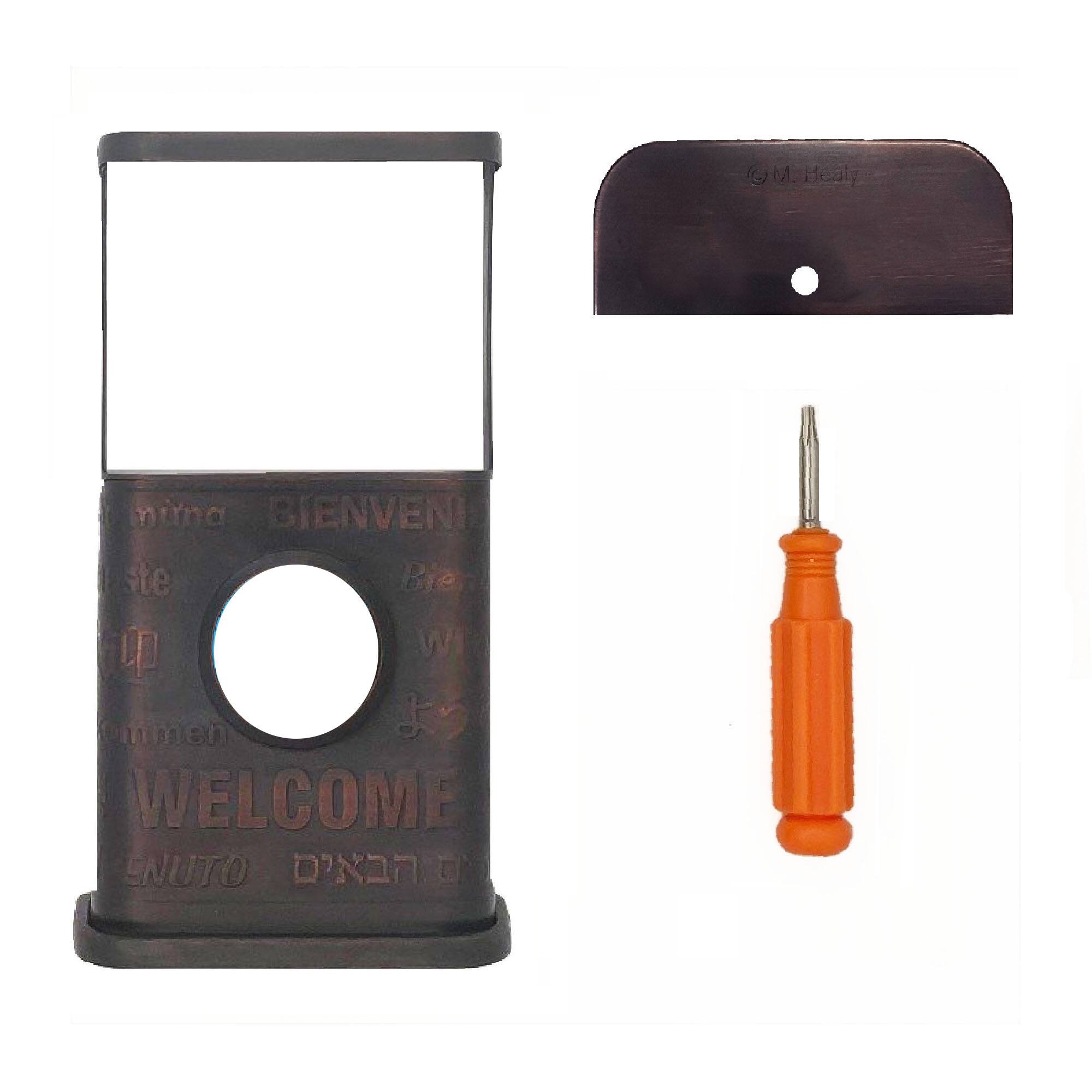 The text on the image appears to be a mix of different languages and possibly some errors. Here is the corrected and grouped text:

- "BIENVENID"
- "WELCOME"
- "WELCOME ENUTO D'ON D"

This seems to be a multilingual welcome sign.