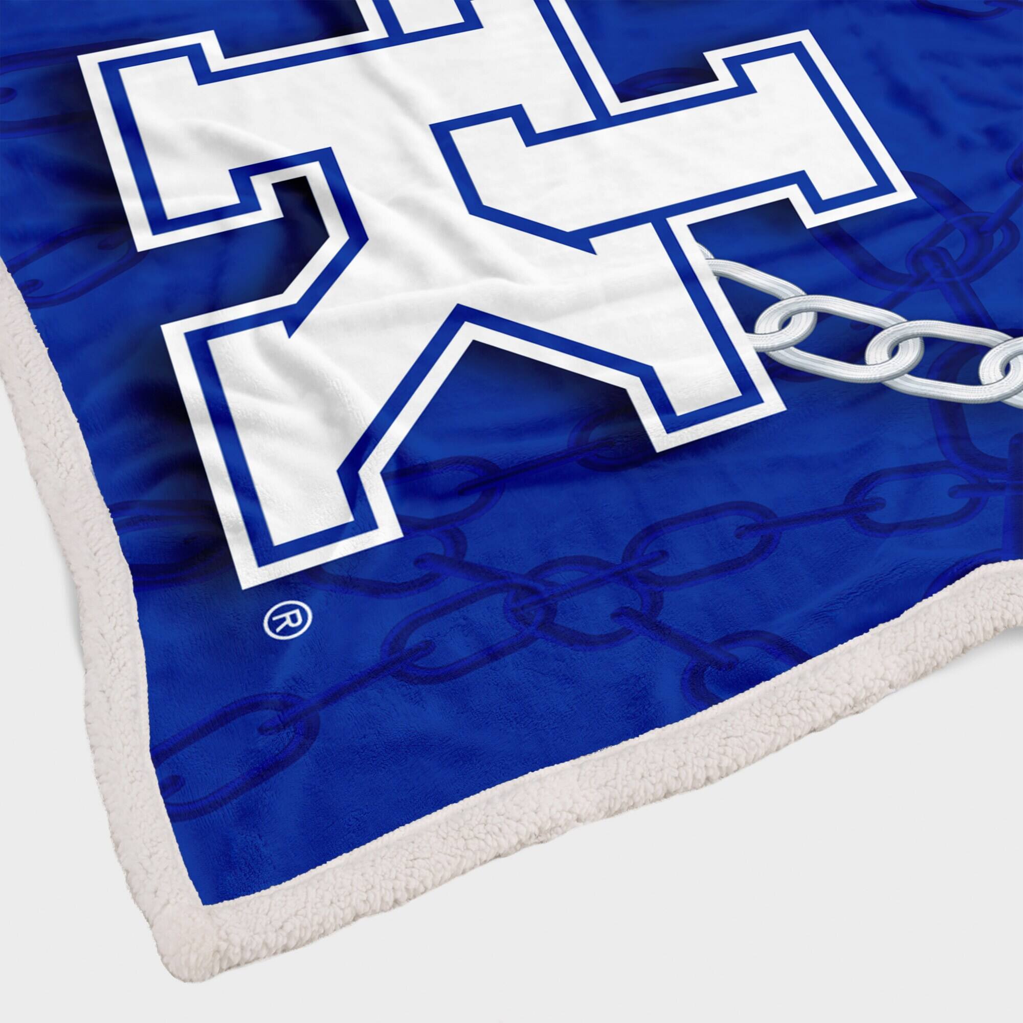 Alt View 1. Pegasus - Kentucky Wildcats 60'' x 80'' Fan Chain Flannel Sherpa Blanket - Multicolor.
