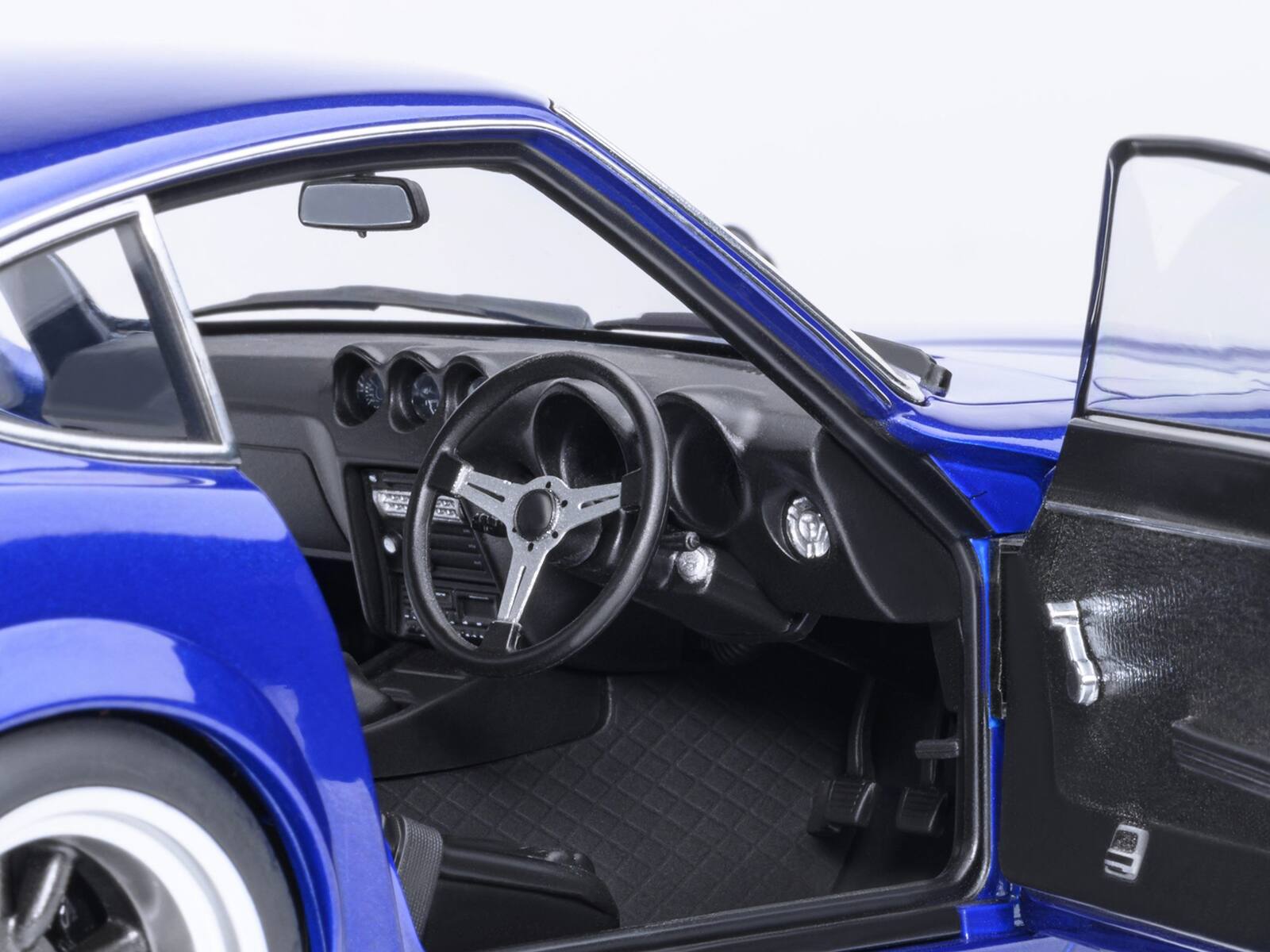 Alt View 3. Autoart - Nissan Fairlady Z RHD "Akuma No Z" Blue Metallic "Wangan Midnight - Comic #1 Version" Manga 1/18 Model Car by Autoart.