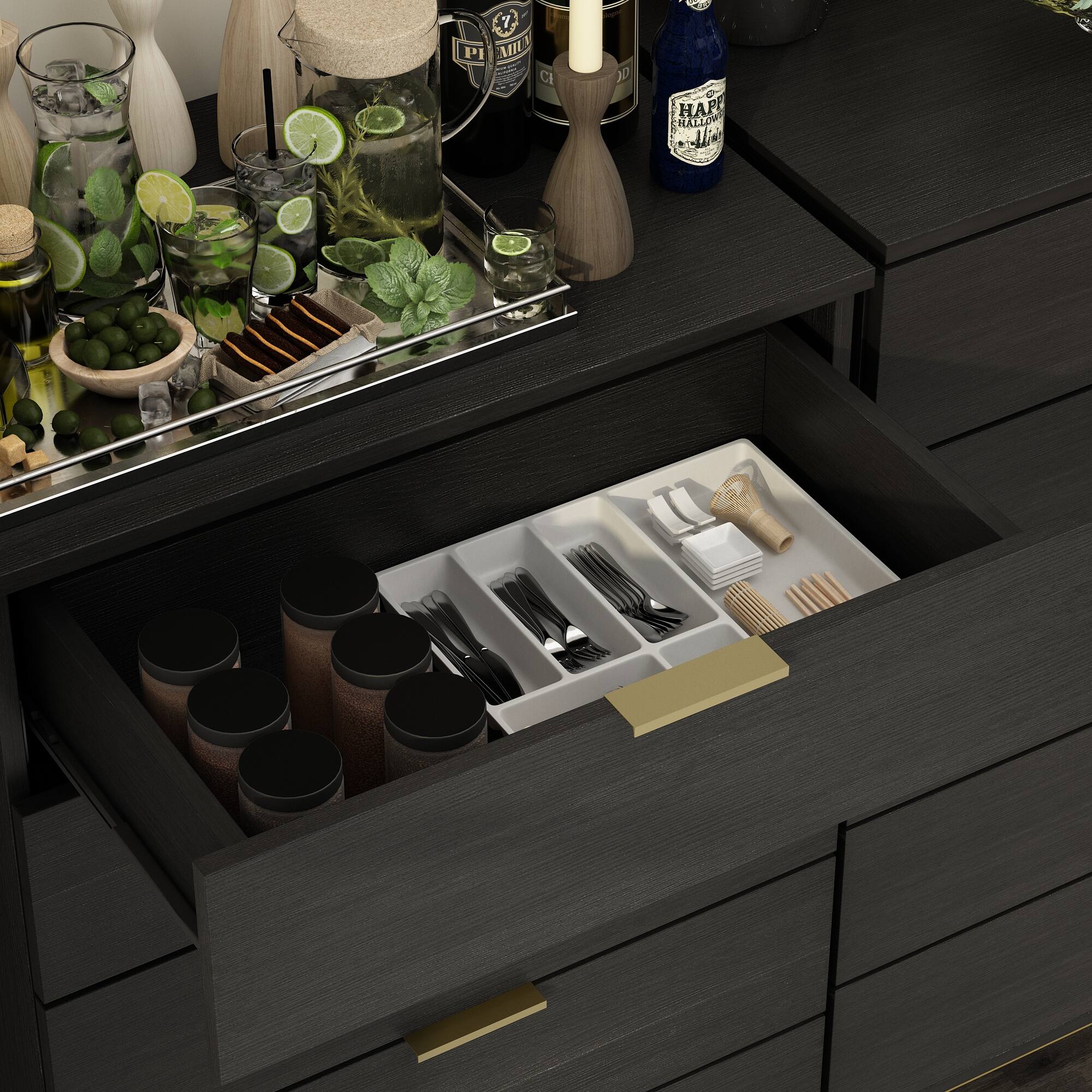 The text on the image reads "Happ Hallow Mle."