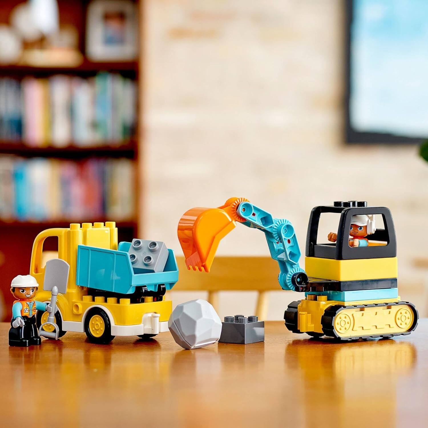 Alt View 2. LEGO - LEGO Duplo: Truck and Tracked Excavator - 20pcs [LEGO, #10931].