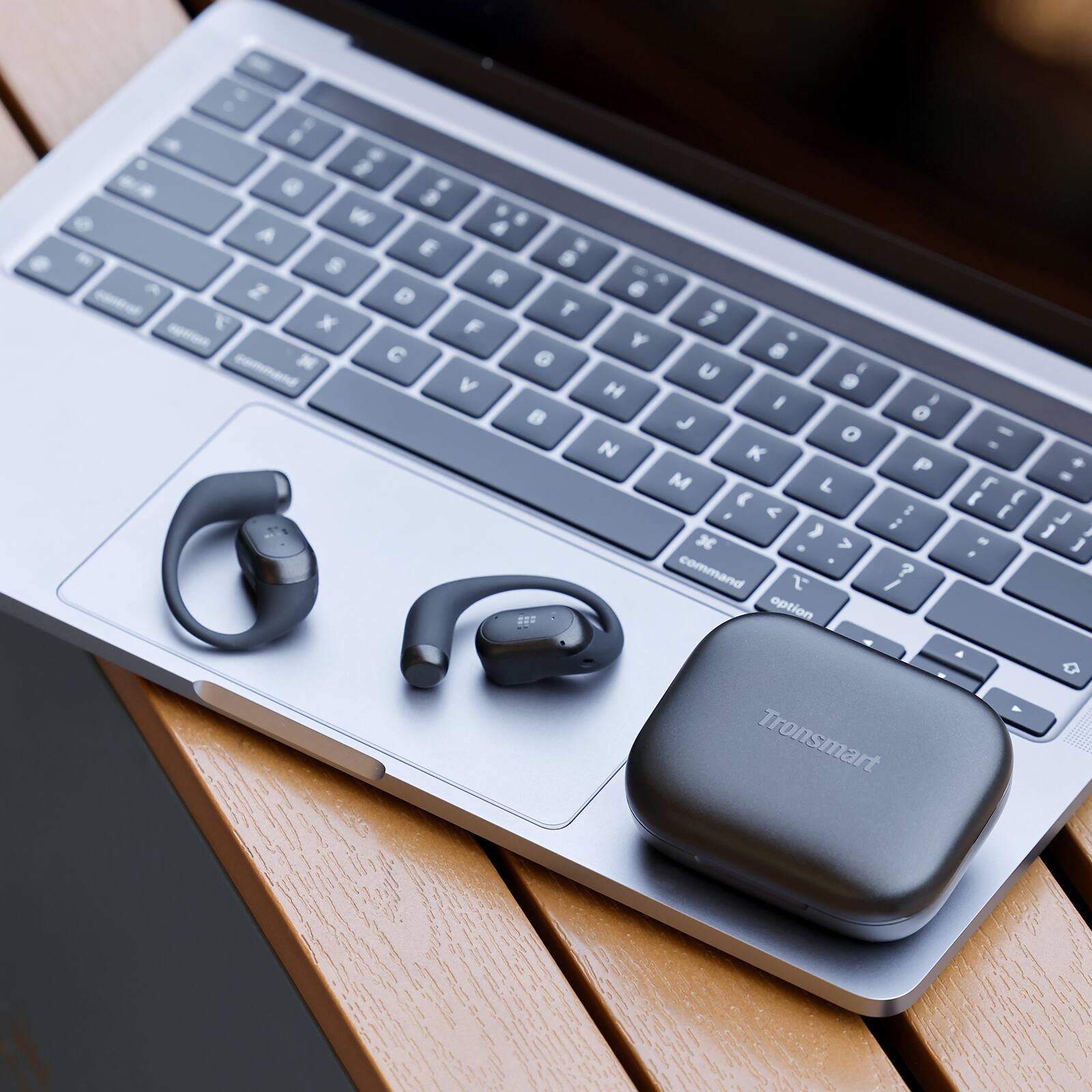 a a . A . E . . . 2 e F . x F ? Y .   G . - U 8 V H .   J o N K M L   < > x > command  22 option a o P 1 ; ? / - - . r -    J ,  - 1 . Tronsmart a - a