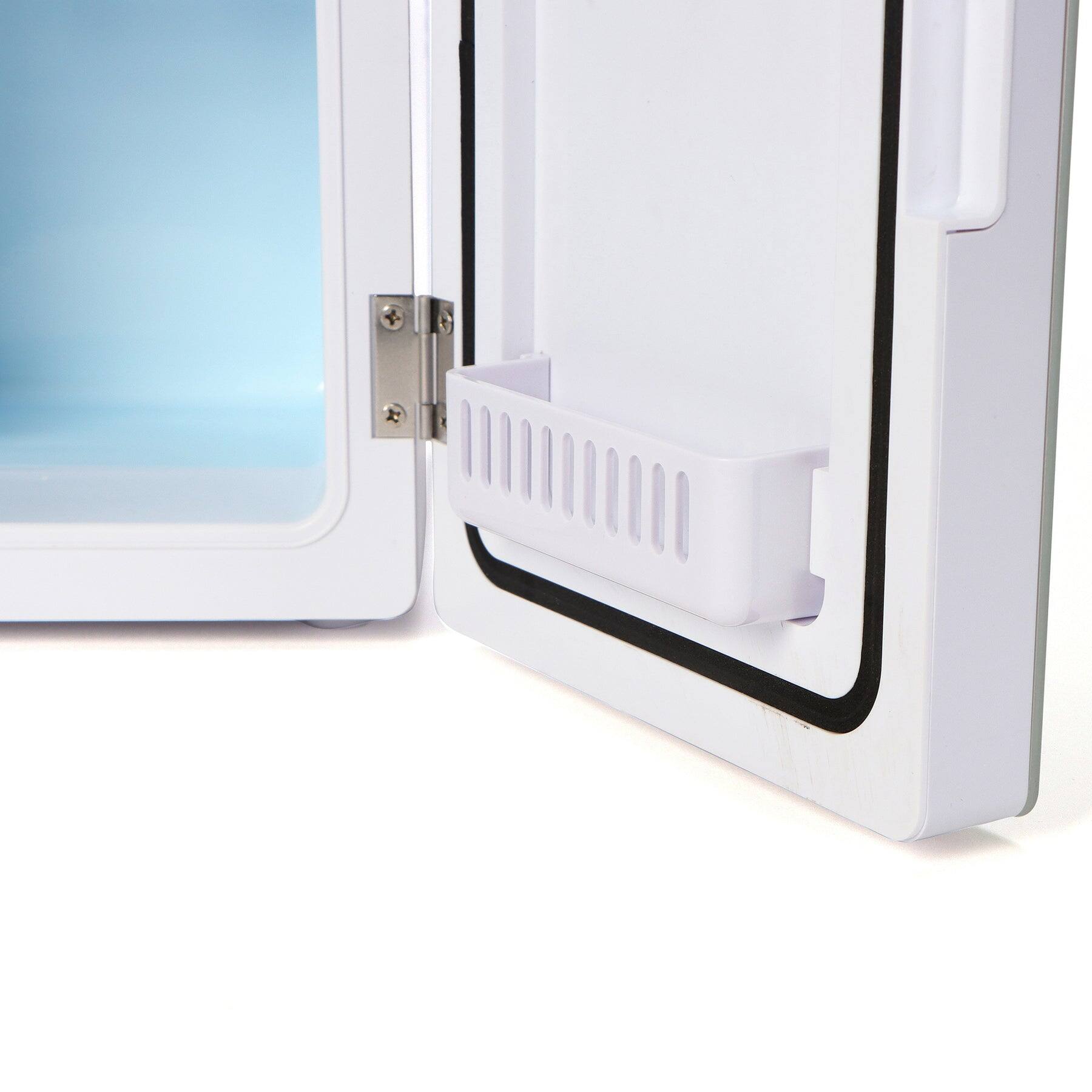 Alt View 1. Uber Appliance - Uber Chill 2.0 Thermoelectric 4 Liter Mini Fridge - WHITE.