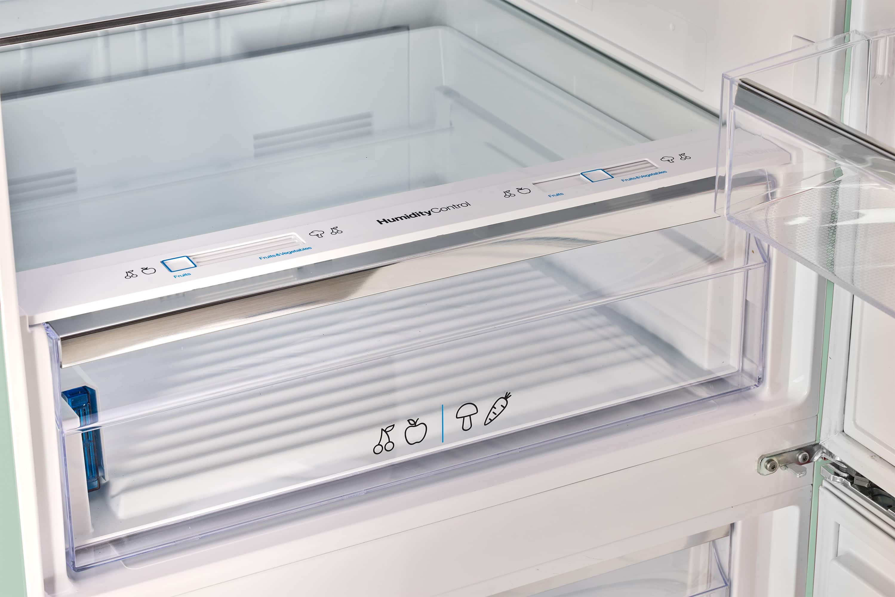 The text on the image reads "HumidityControl Control 4 Tiers."