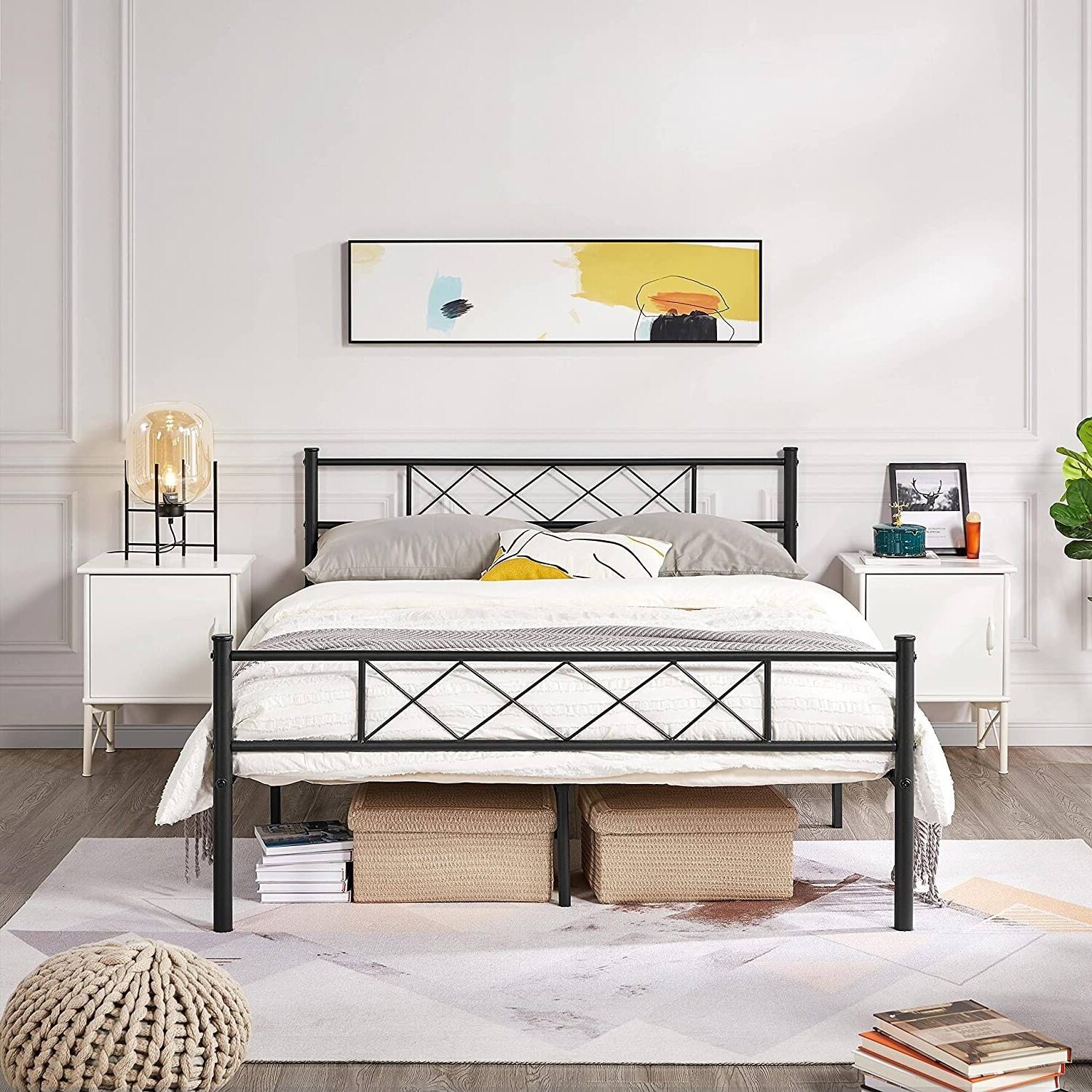 Angle. Hivvago - Hivvago Queen Size Traditional Powder Coated Slatted Metal Platform Bed - Black.