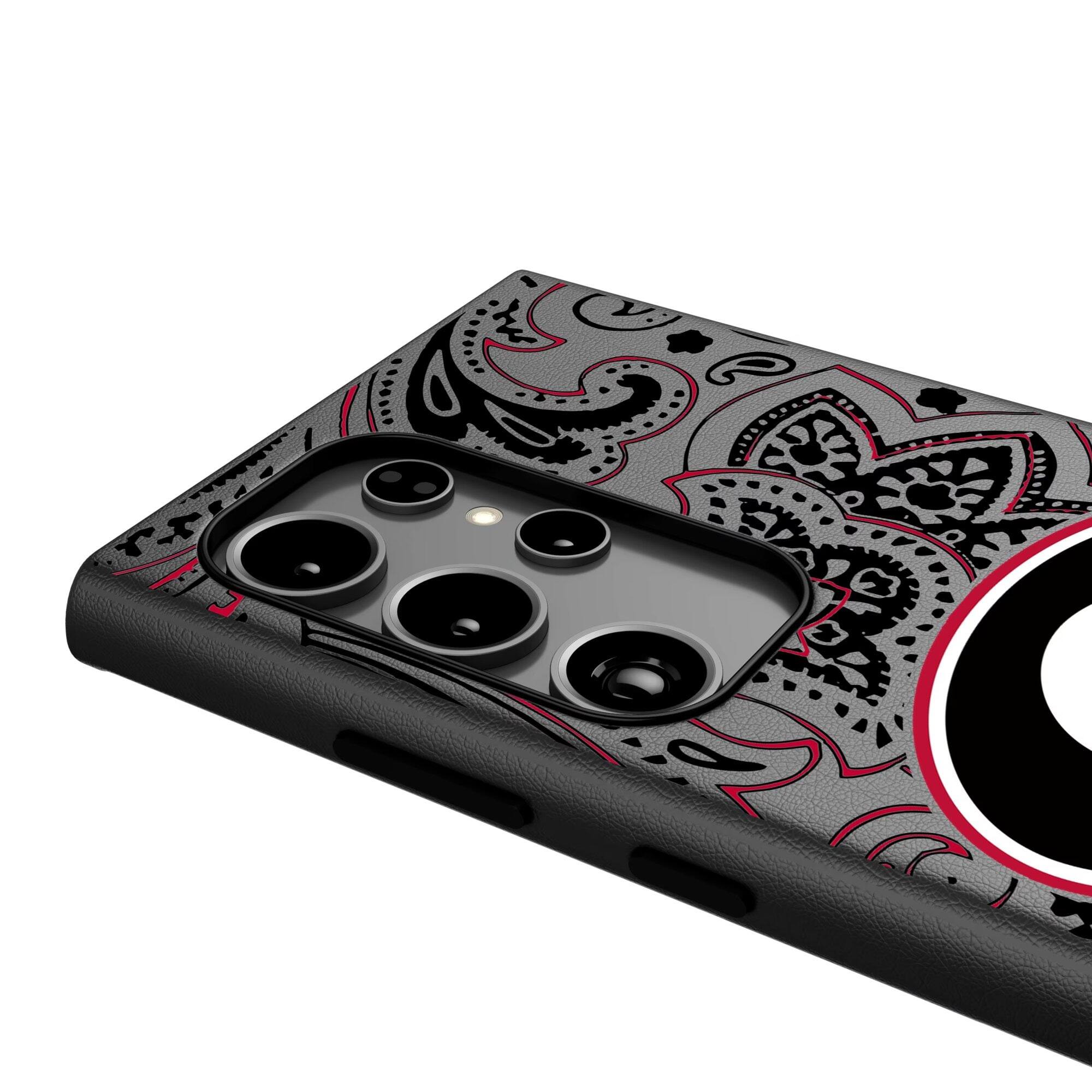 Alt View 3. Keyscaper - Georgia Bulldogs Paisley Galaxy Magnetic Bump Case - S24 - Black.