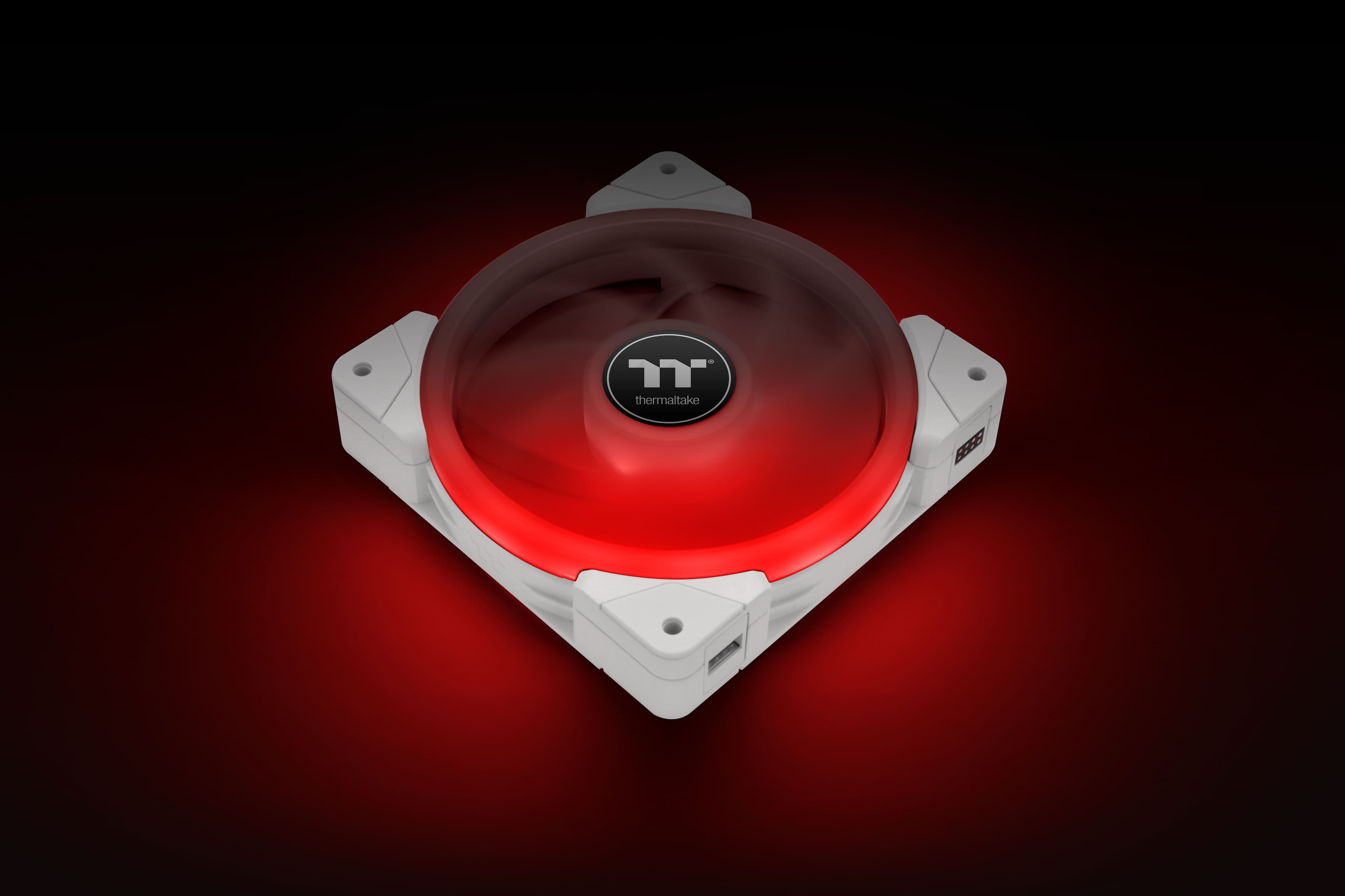 The text on the image reads "TT thermaltake 72S."