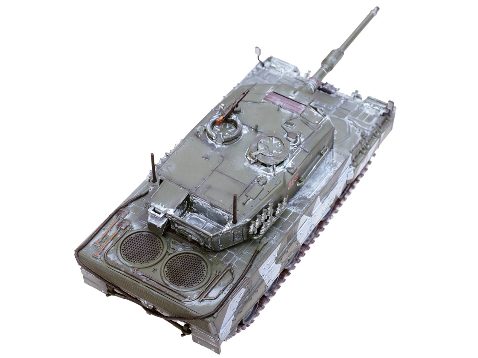 Alt View 4. Panzerkampf - Leopard 2A4 Main Battle Tank with Snorkel "Winter Camouflage" Norwegian Army "Armor Premium" 1/72 Model by Panzerkampf.