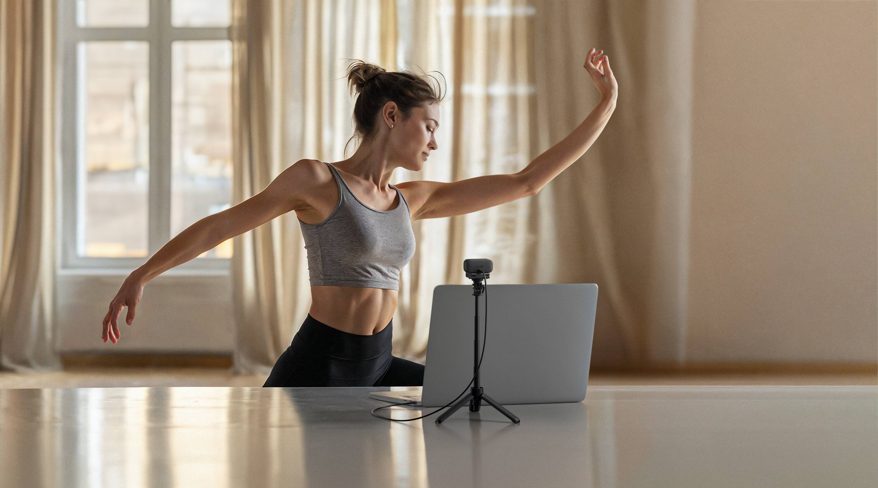 Alt View 20. Insta360 - Link 2C 4K Webcam for Conferencing, Gaming & Streaming, 1/2" Sensor, AutoFraming, works w/ Zoom, Teams, Twitch & more - Black.