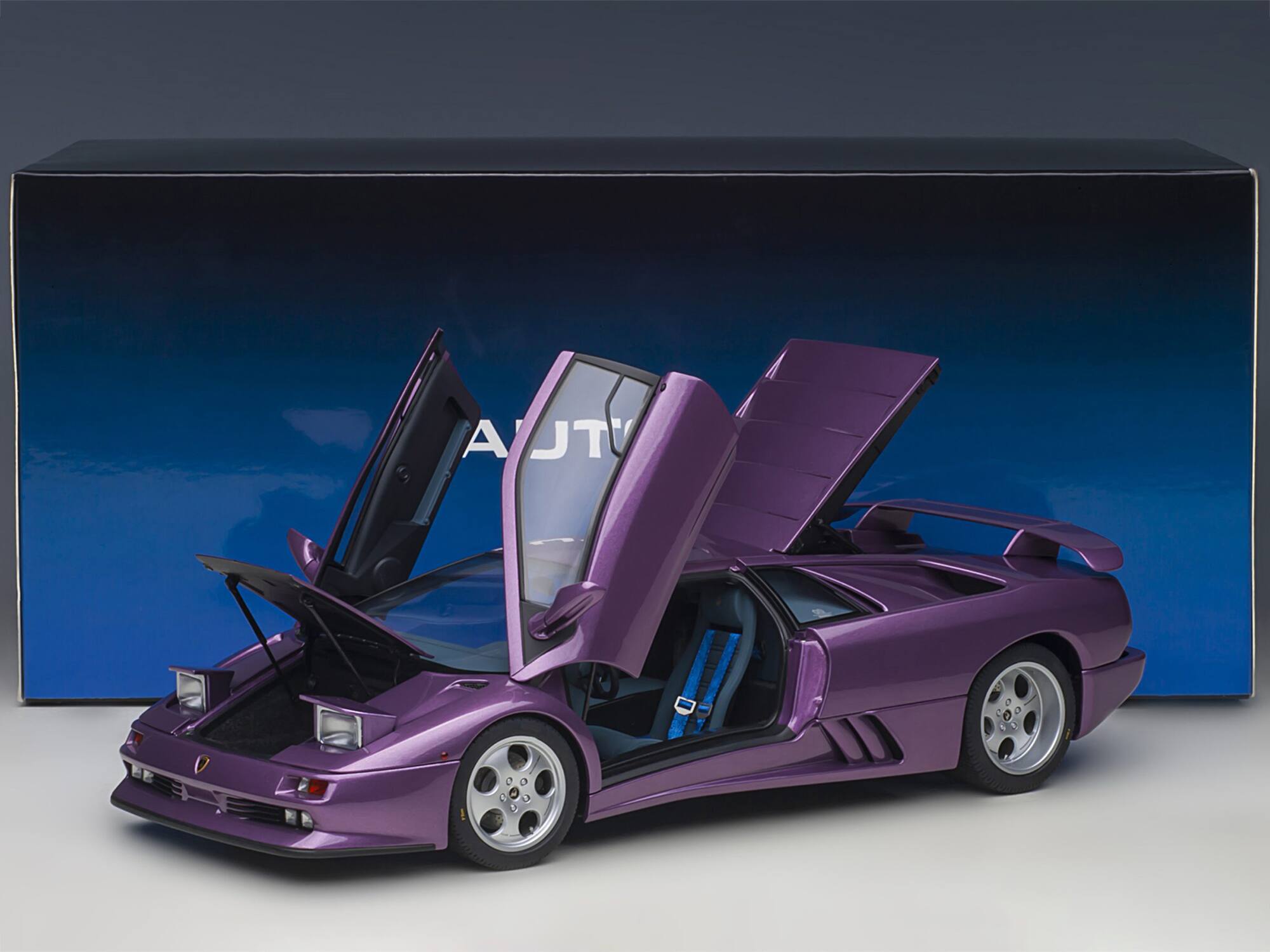 Alt View 5. Autoart - Lamborghini Diablo SE30 Viola Purple Metallic 1/18 Model Car by Autoart.