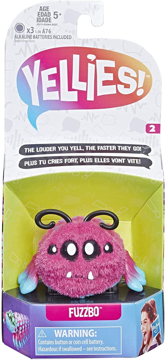 AGE EDAD 5+ IDADE 5771/E5064 ASST. x3 1.5V A76 ALKALINE BATTERIES INCLUDED See instructions TM YELLiES! 2 THE LOUDER YOU YELL, THE FASTER THEY GO! PLUS TU CRIES FORT, PLUS ELLES VONT VITE! FUZZBO! WARNING: Contains button or coin cell battery. Hazardous if swallowed-see instructions.