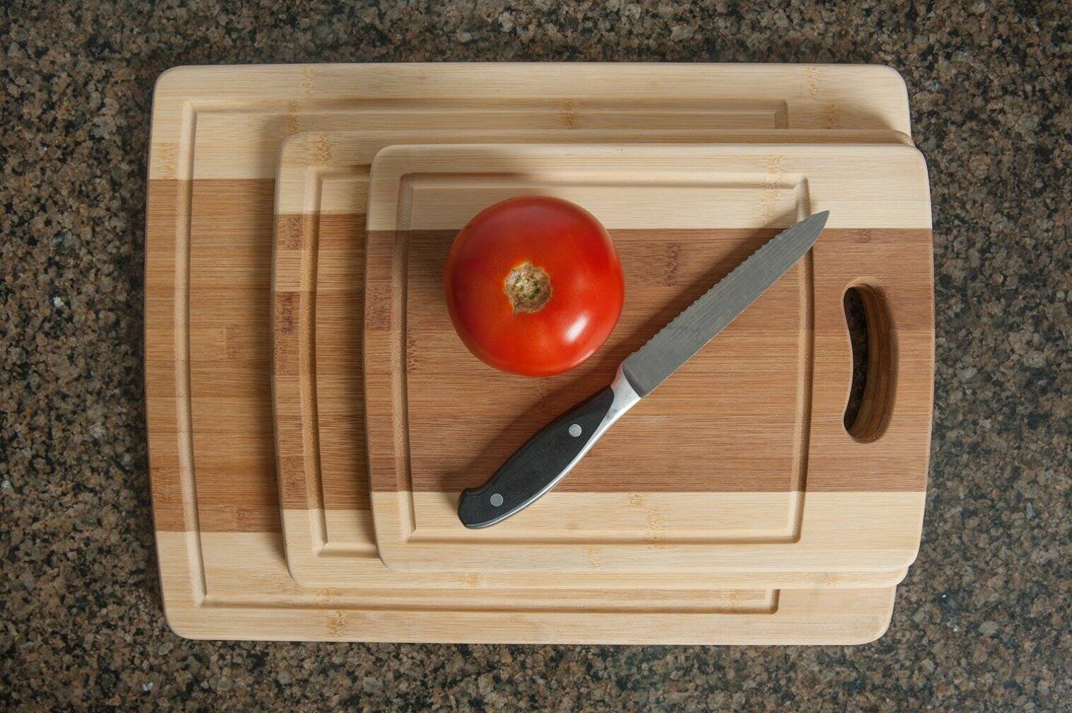 Back. Heim Concept - Heim Concept 3-Piece Organic Bamboo Cutting Board Set with Drip Groove - Brown.